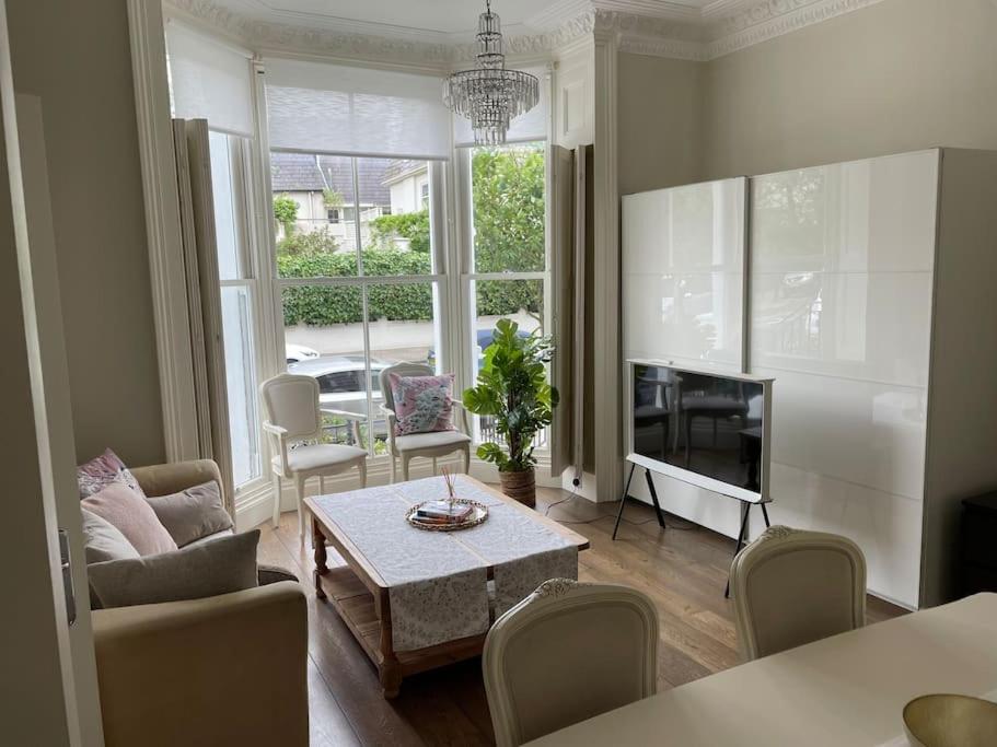 Stylish 3-bedroom flat in Kensington