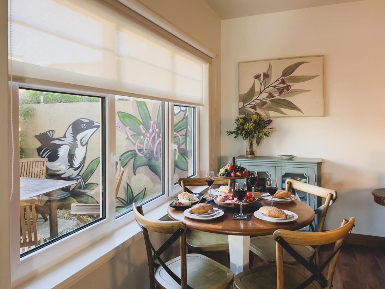 Rose Court Apartments 