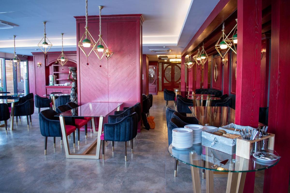 restaurant