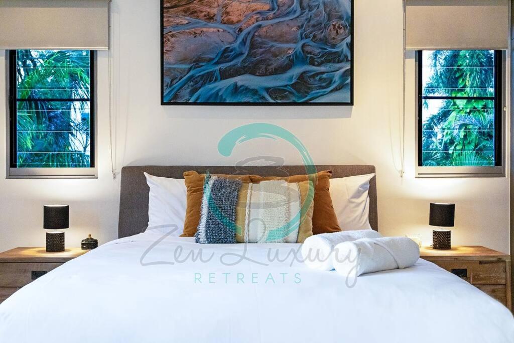 ZEN ARCTIC Luxury 2-Story T/House + Pool & Markets