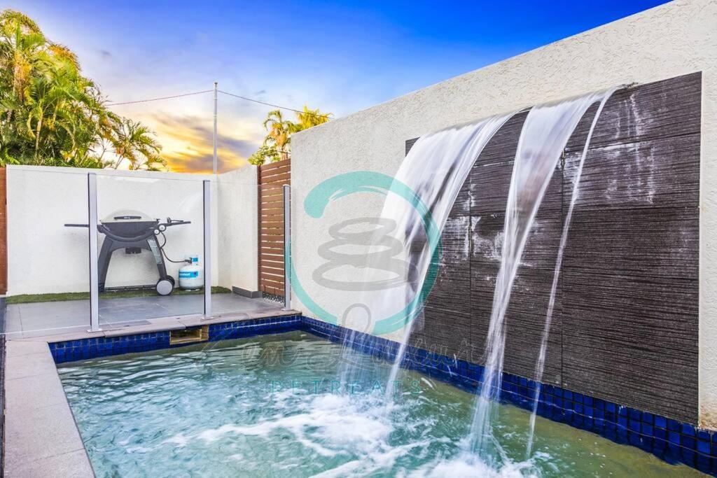 ZEN ARCTIC Luxury 2-Story T/House + Pool & Markets