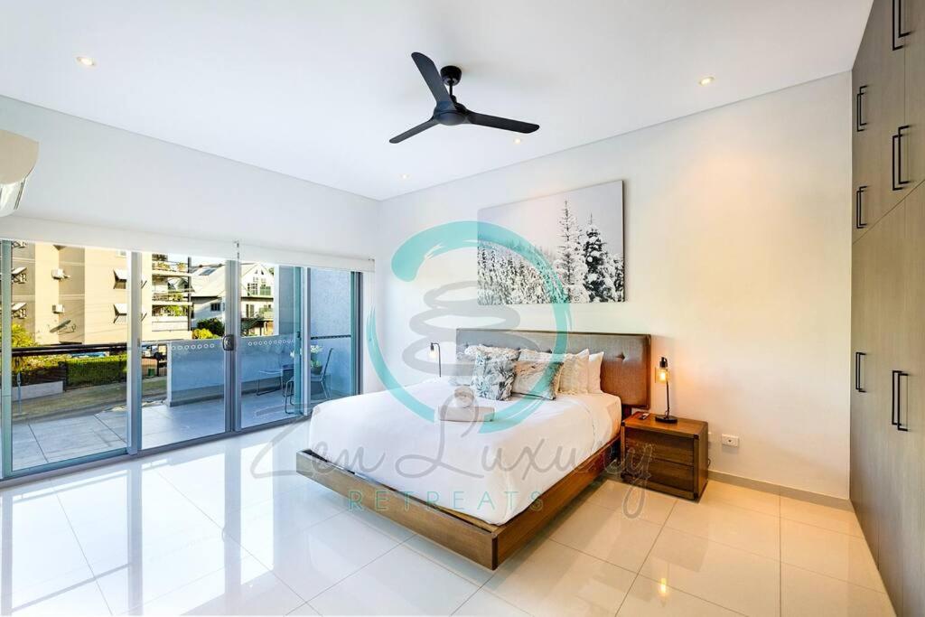 ZEN ARCTIC Luxury 2-Story T/House + Pool & Markets