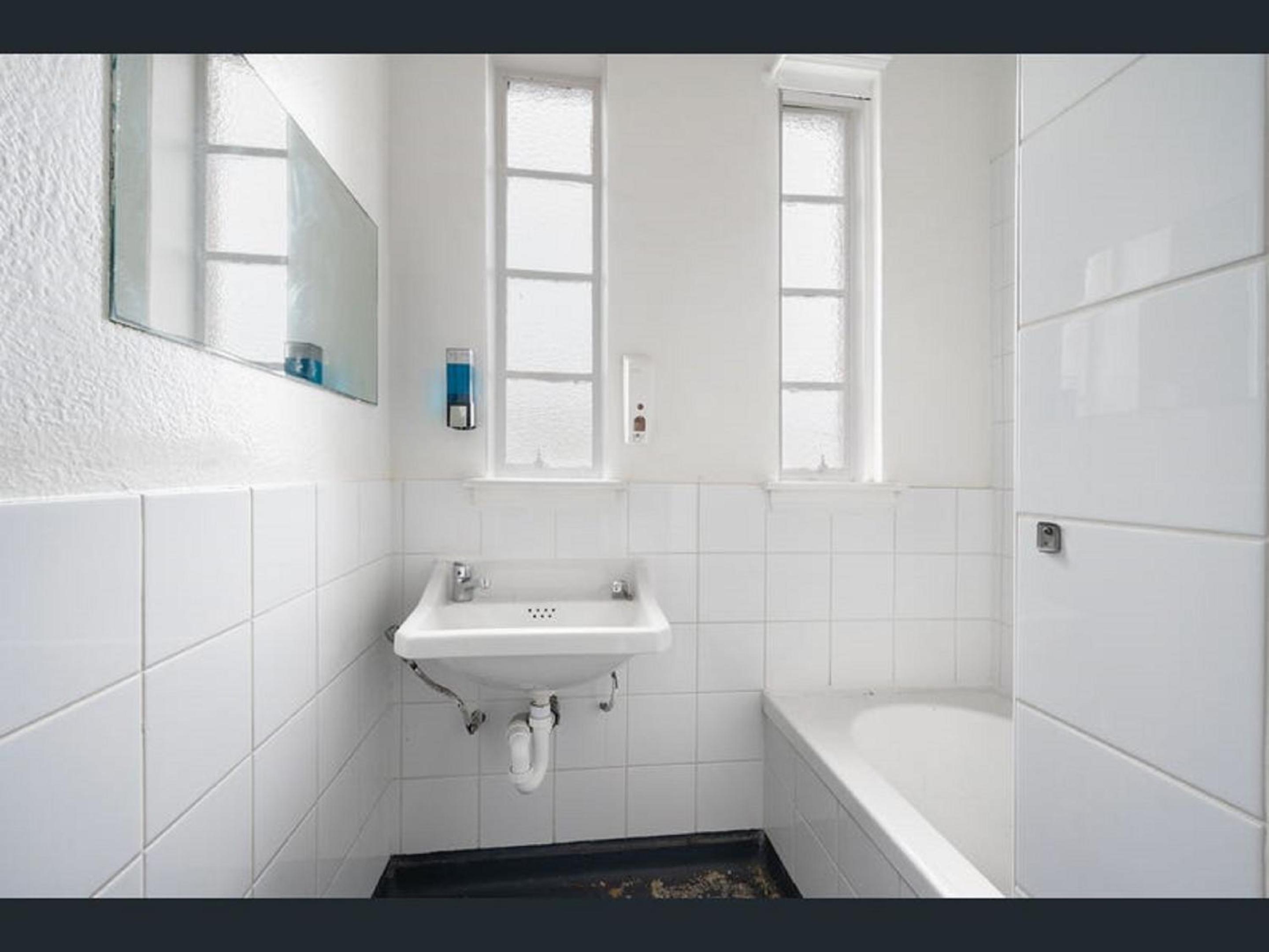 Richmond Private Rooms - 151 Hoddle Homestay