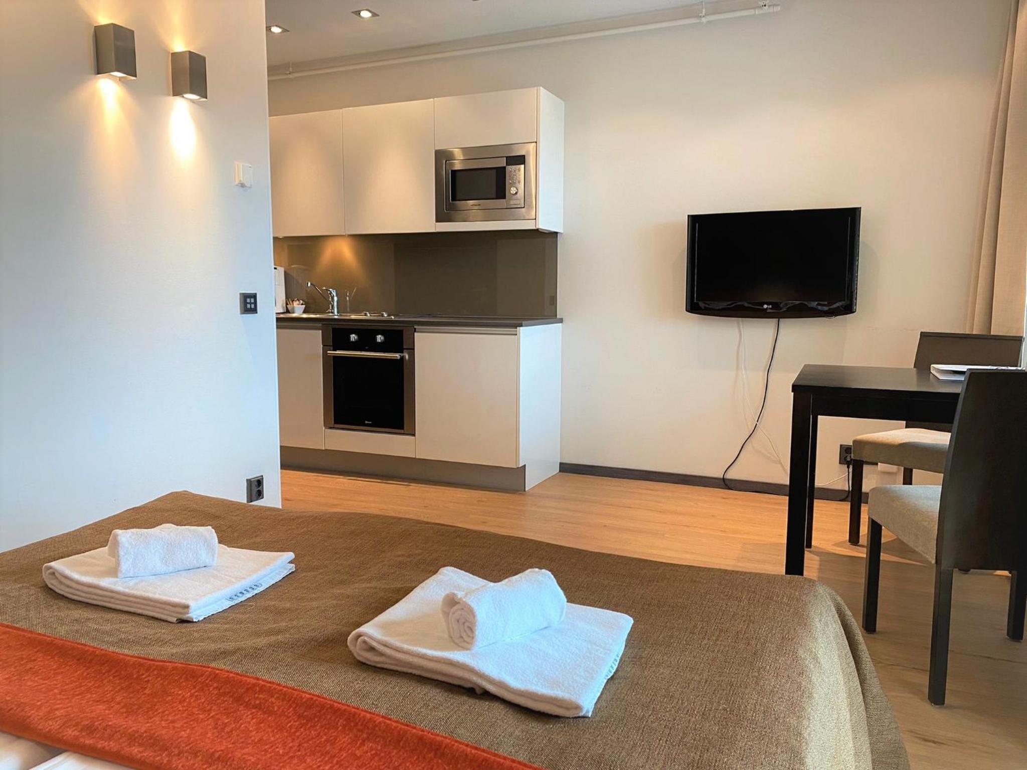 Levi Suites Levi Gold