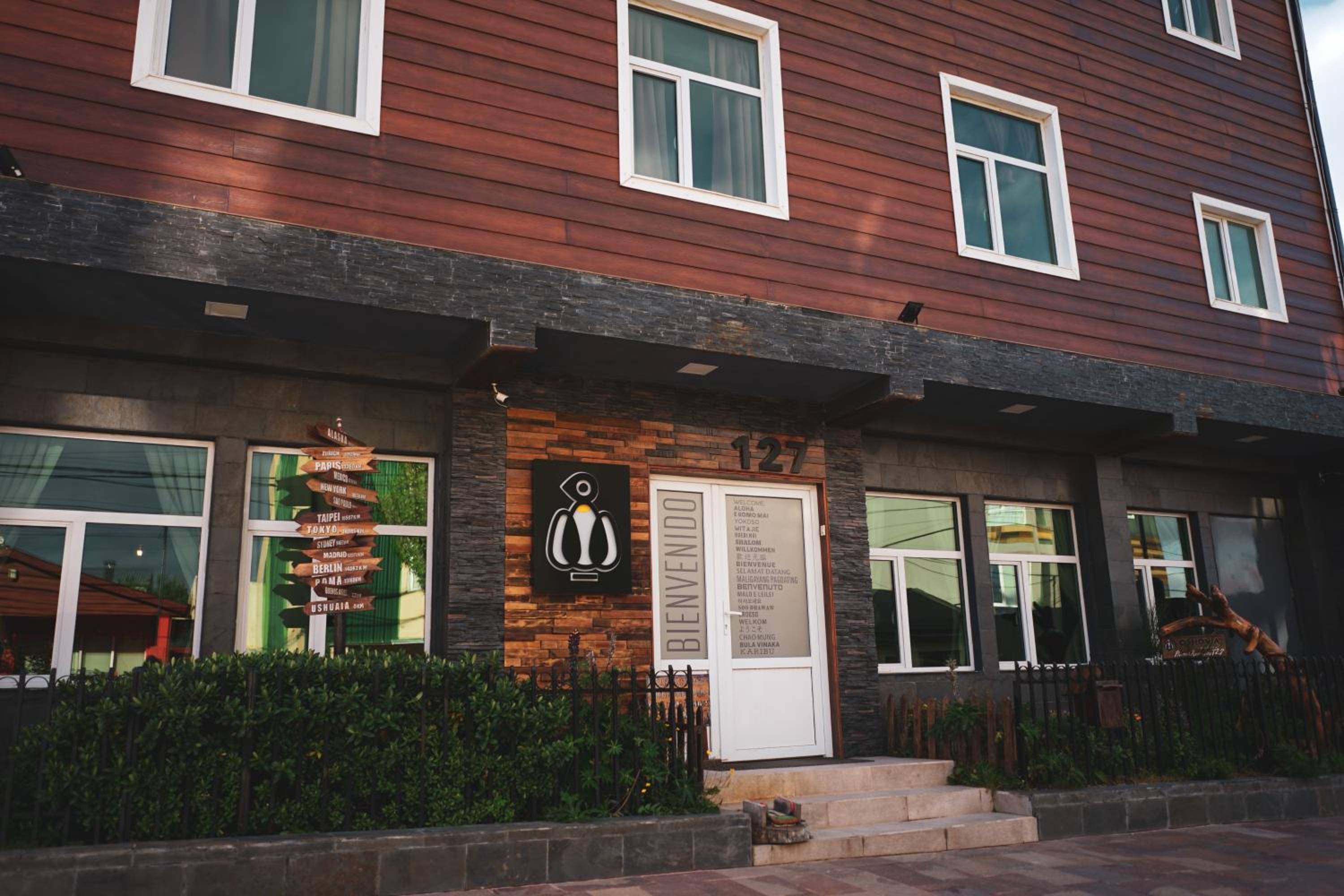 Oshovia Hostel