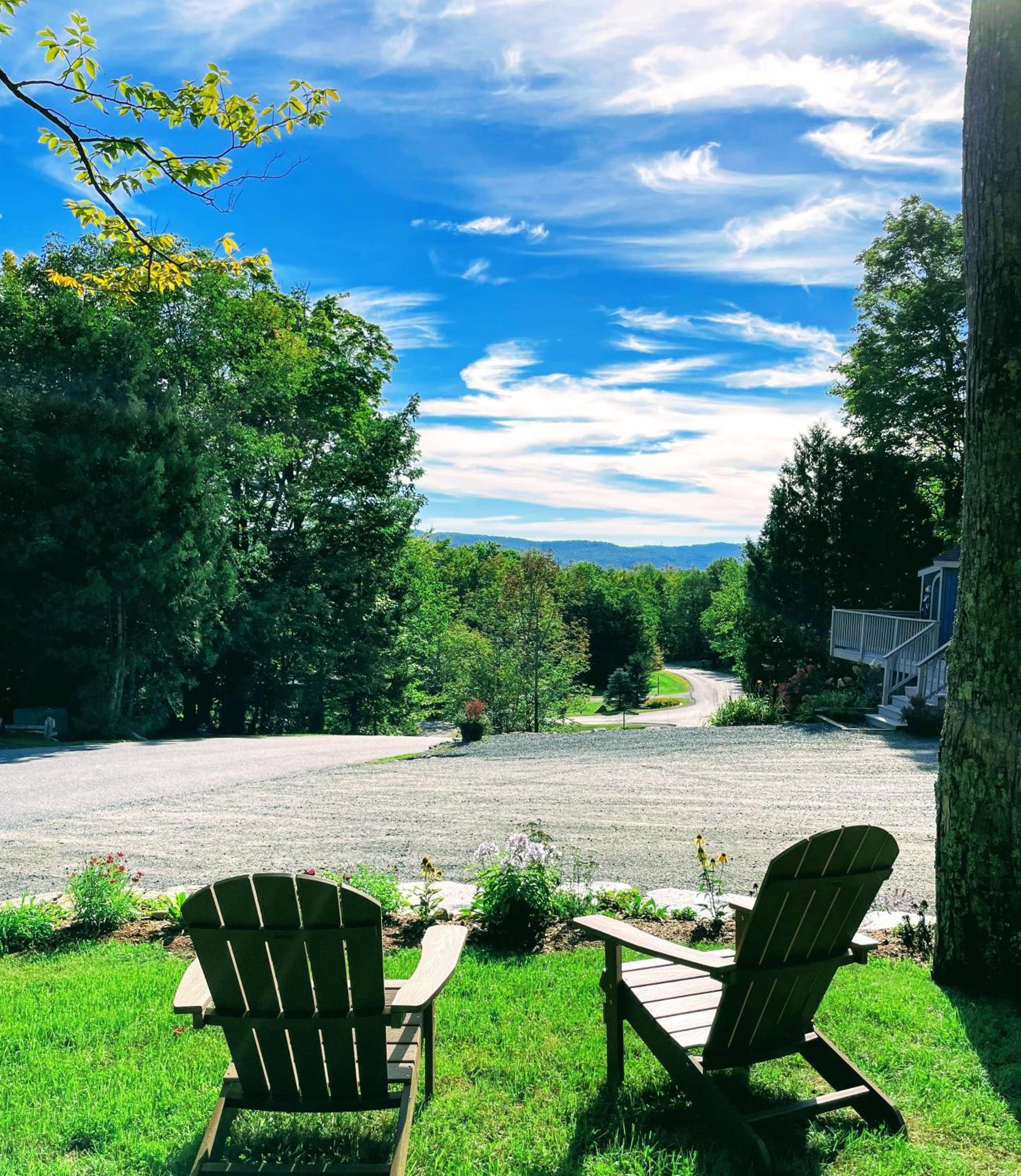 4BD 2BA - Mount Snow VT - Ski-Back Trail - Shuttle view 3