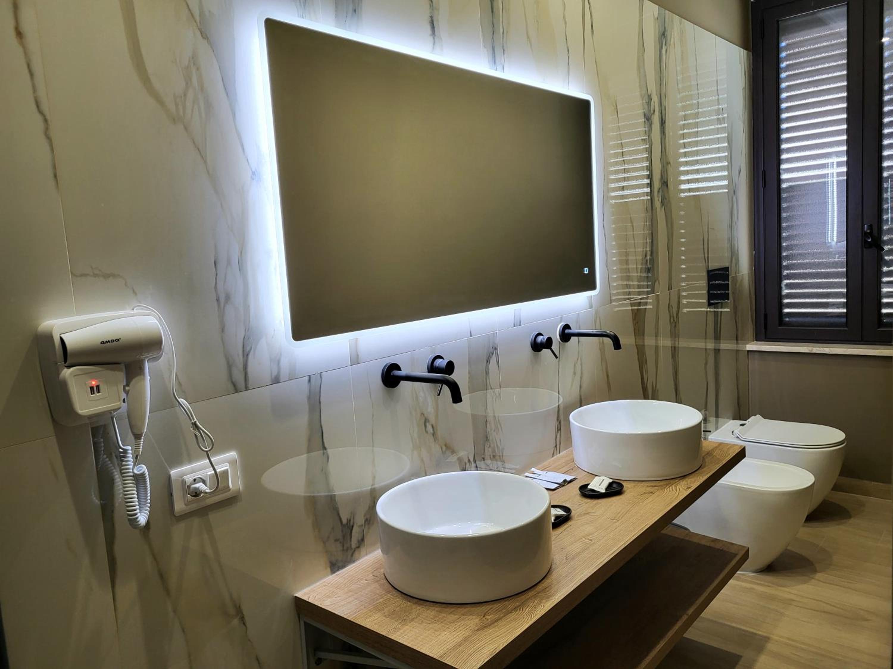 B&B La Cité Luxury Rooms view 4