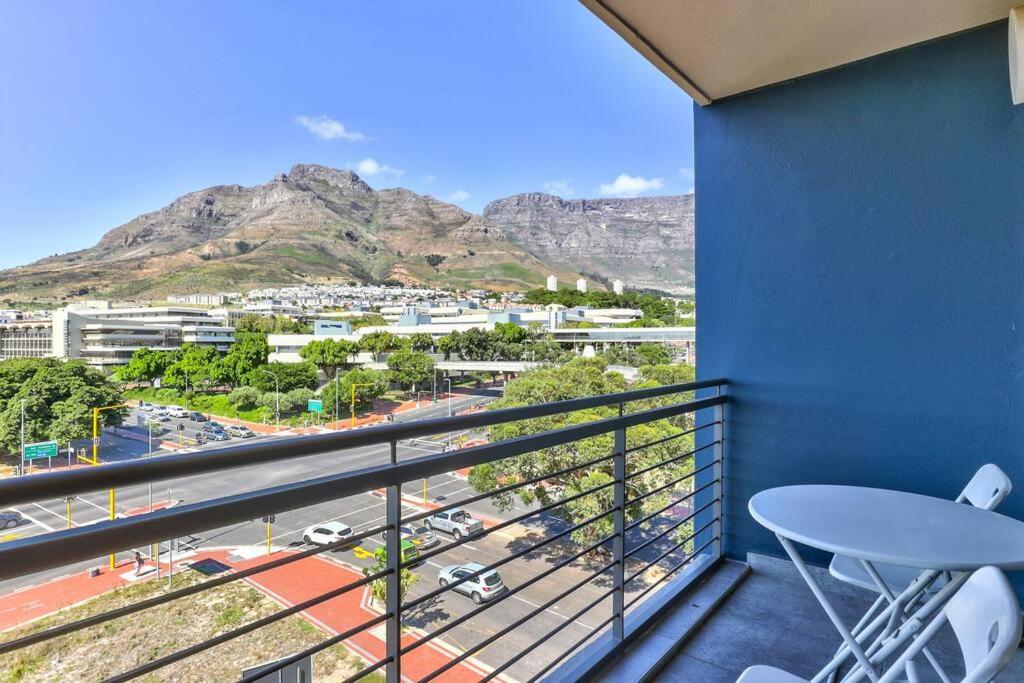 Working Professionals, Modern, Cozy, Wi-Fi, Cape Town, photo 2 of 9