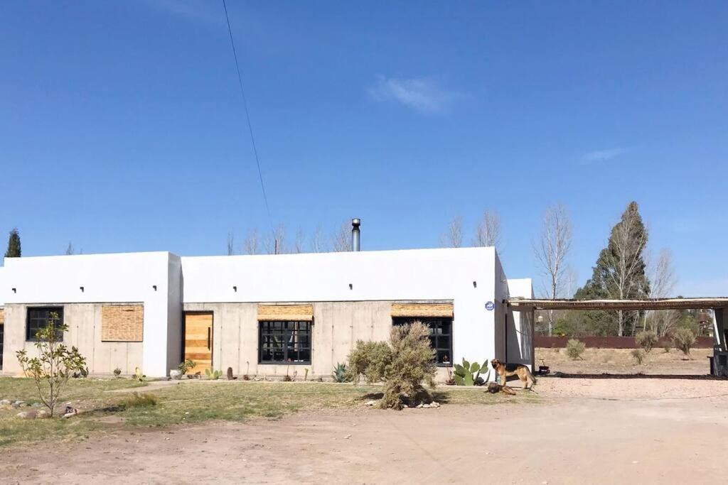 Moderna casa en las Paredes a 1 km del aeropuerto