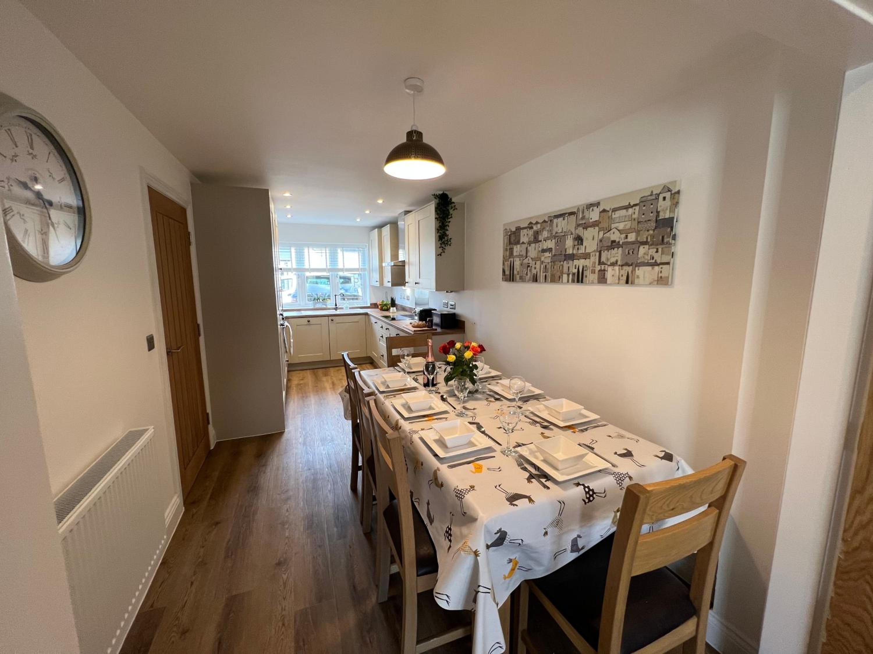 DAIRY COTTAGE WHITBY- HOT TUB - 4 Beds