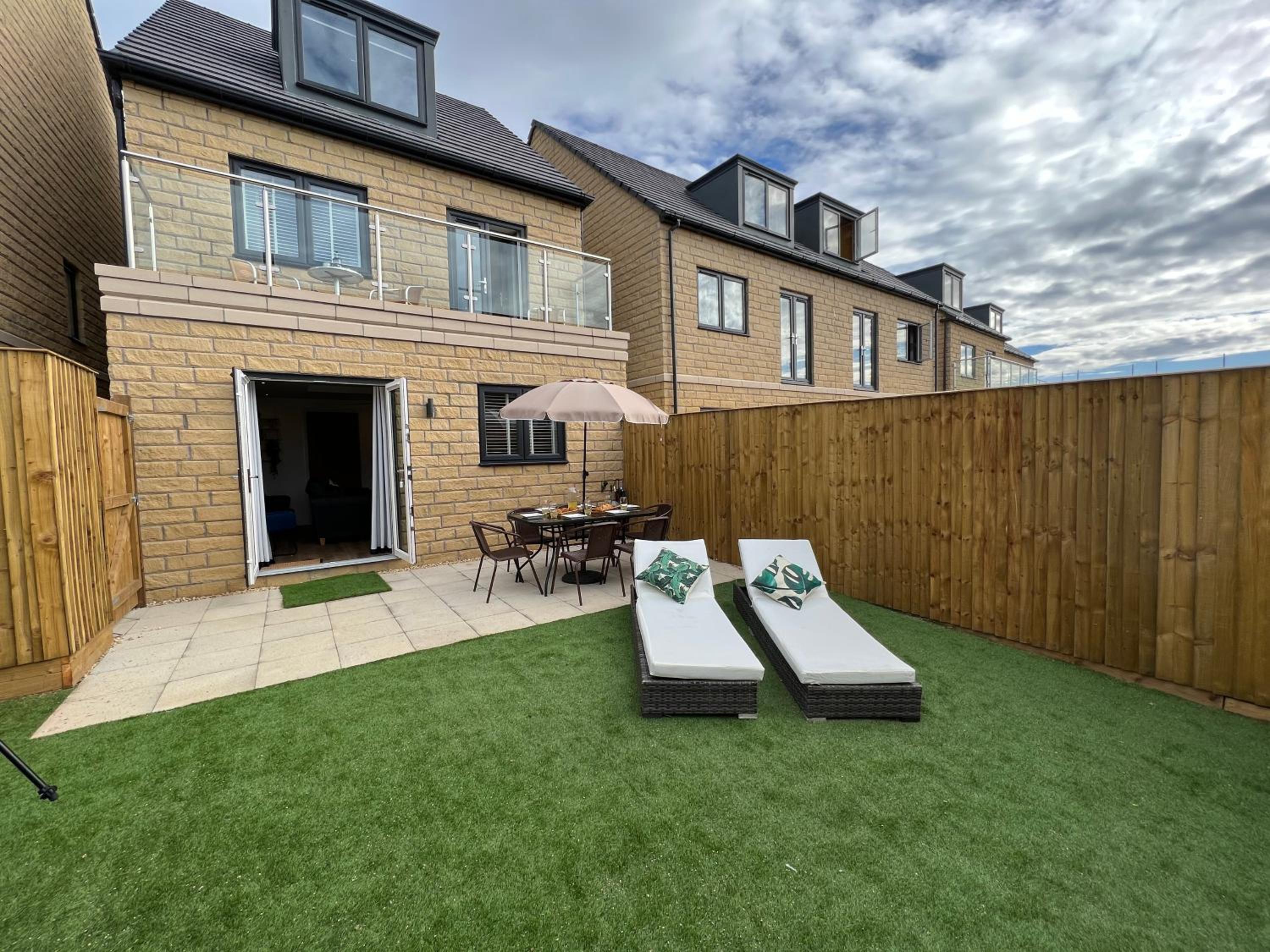 DAIRY COTTAGE WHITBY- HOT TUB - 4 Beds