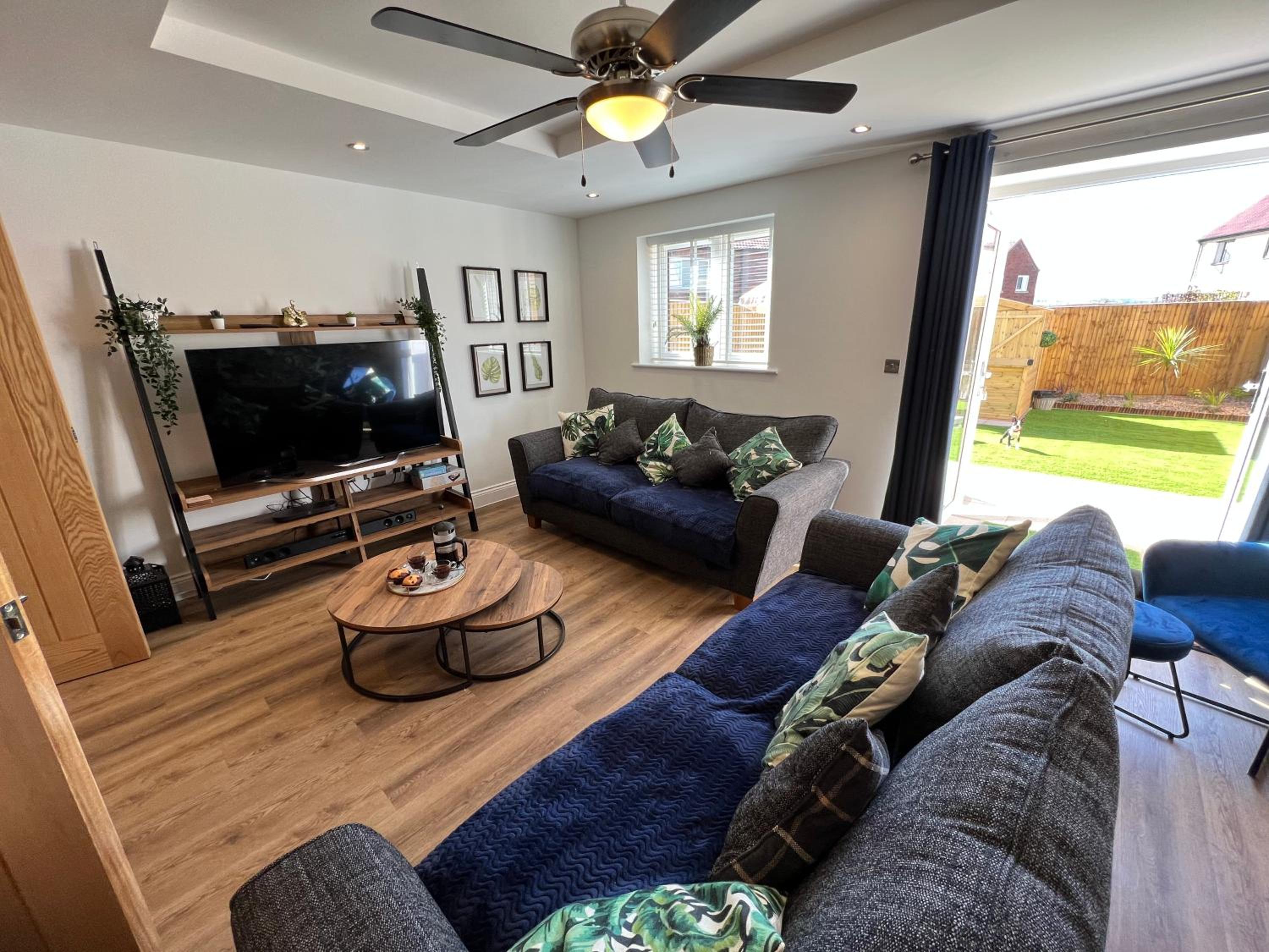 DAIRY COTTAGE WHITBY- HOT TUB - 4 Beds