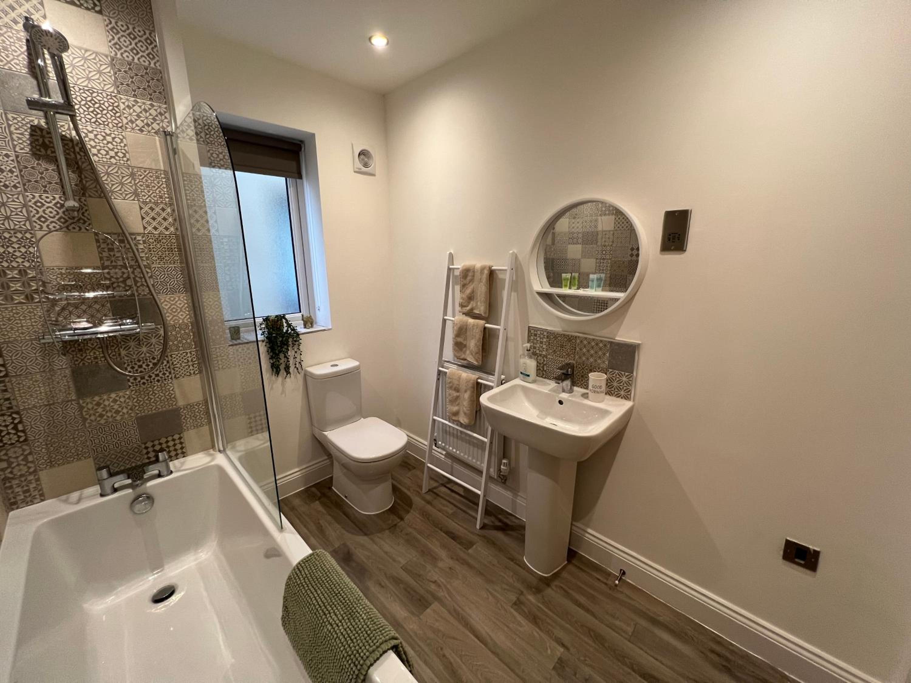 DAIRY COTTAGE WHITBY- HOT TUB - 4 Beds