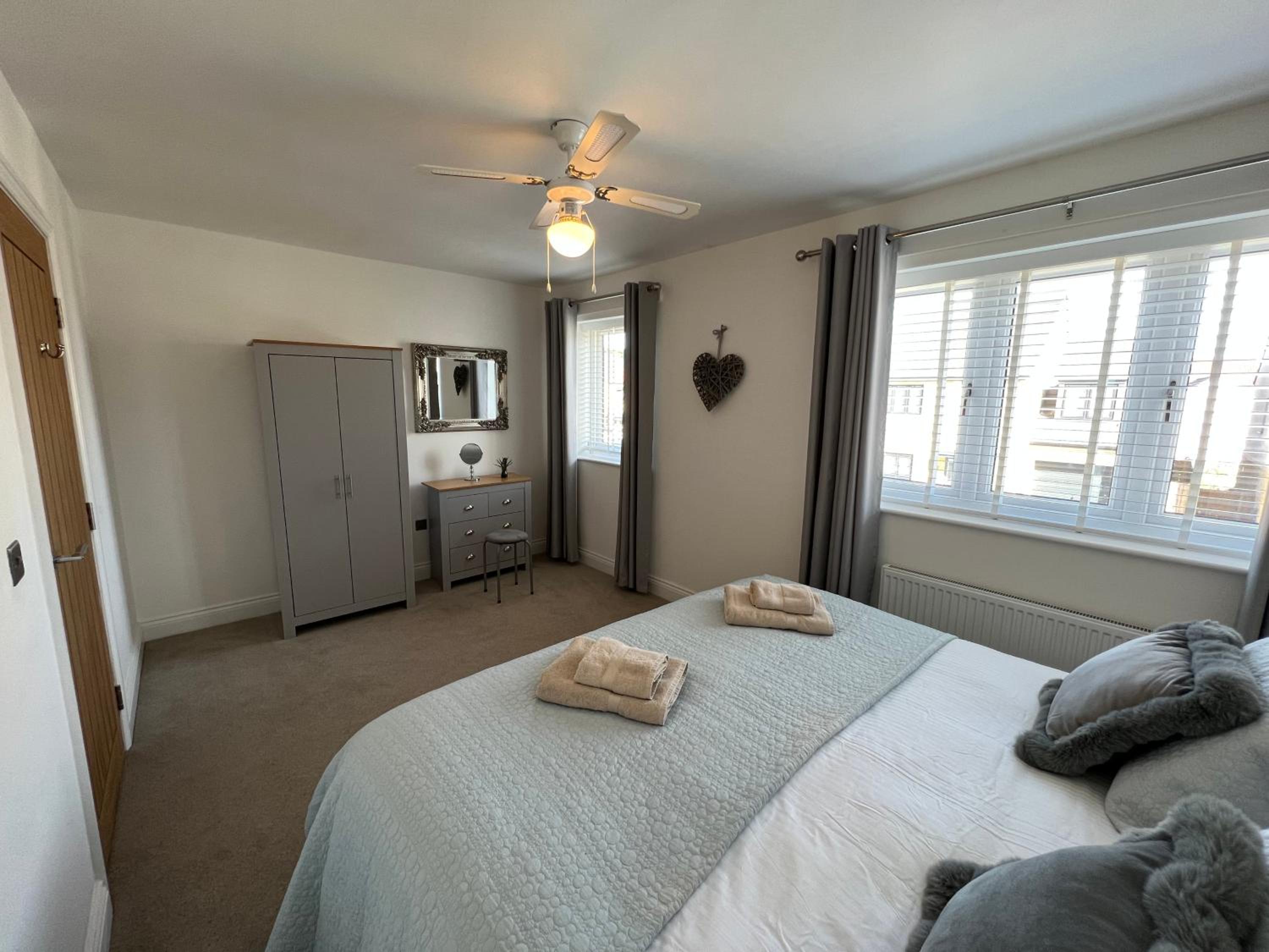 DAIRY COTTAGE WHITBY- HOT TUB - 4 Beds