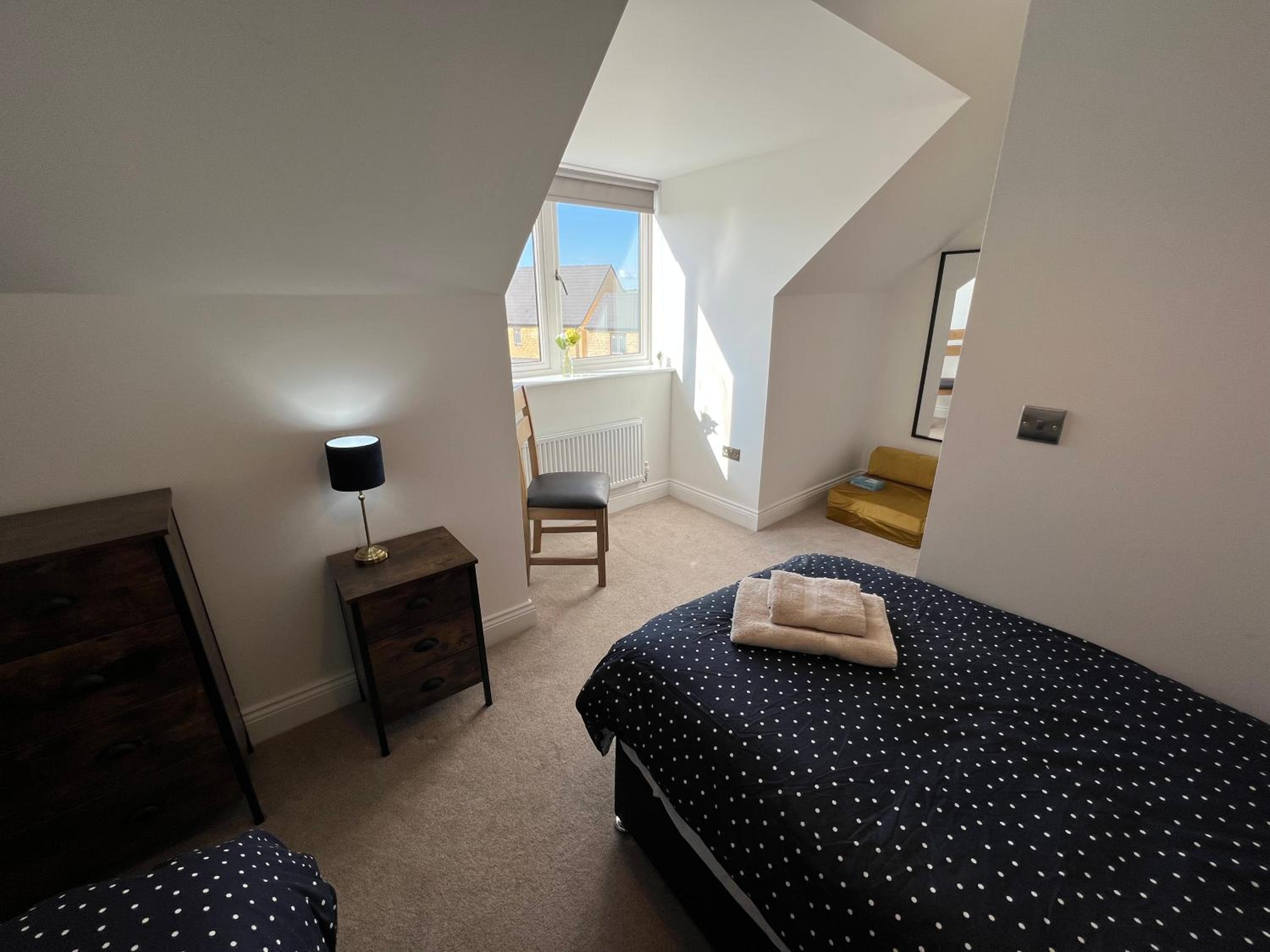 DAIRY COTTAGE WHITBY- HOT TUB - 4 Beds