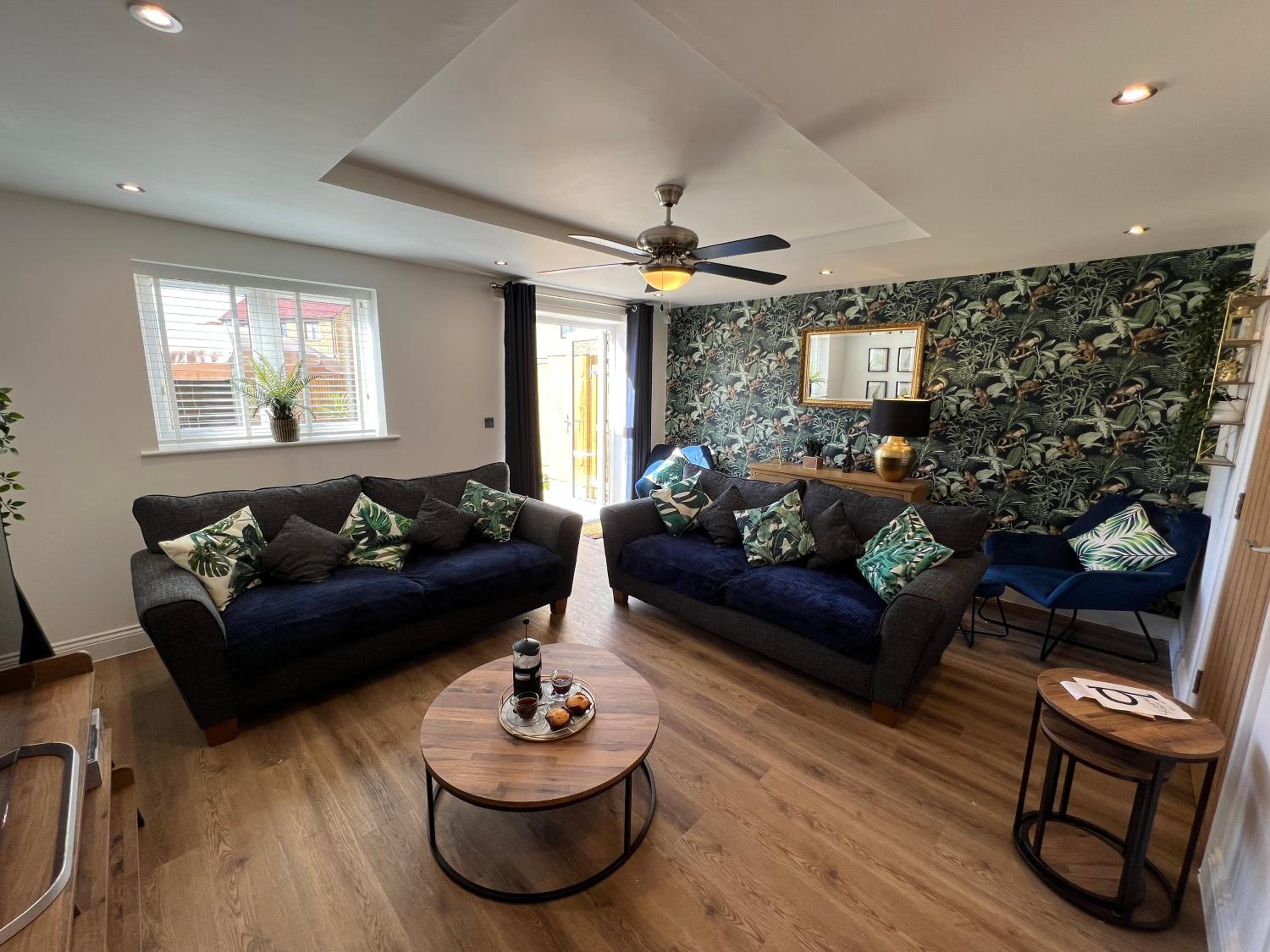 DAIRY COTTAGE WHITBY- HOT TUB - 4 Beds