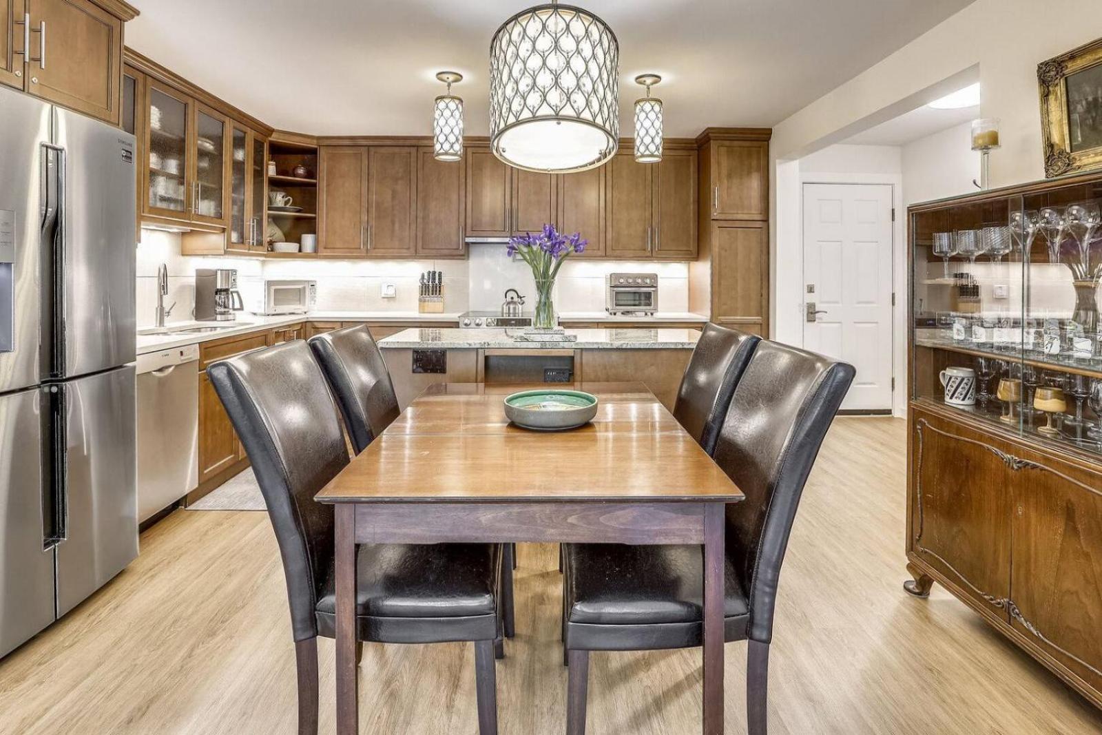 Premier 2 Bedroom Downtown Aspen Condo Just 100 Yards From The Gondola, High End Shopping, Dining And Entertainment view 5