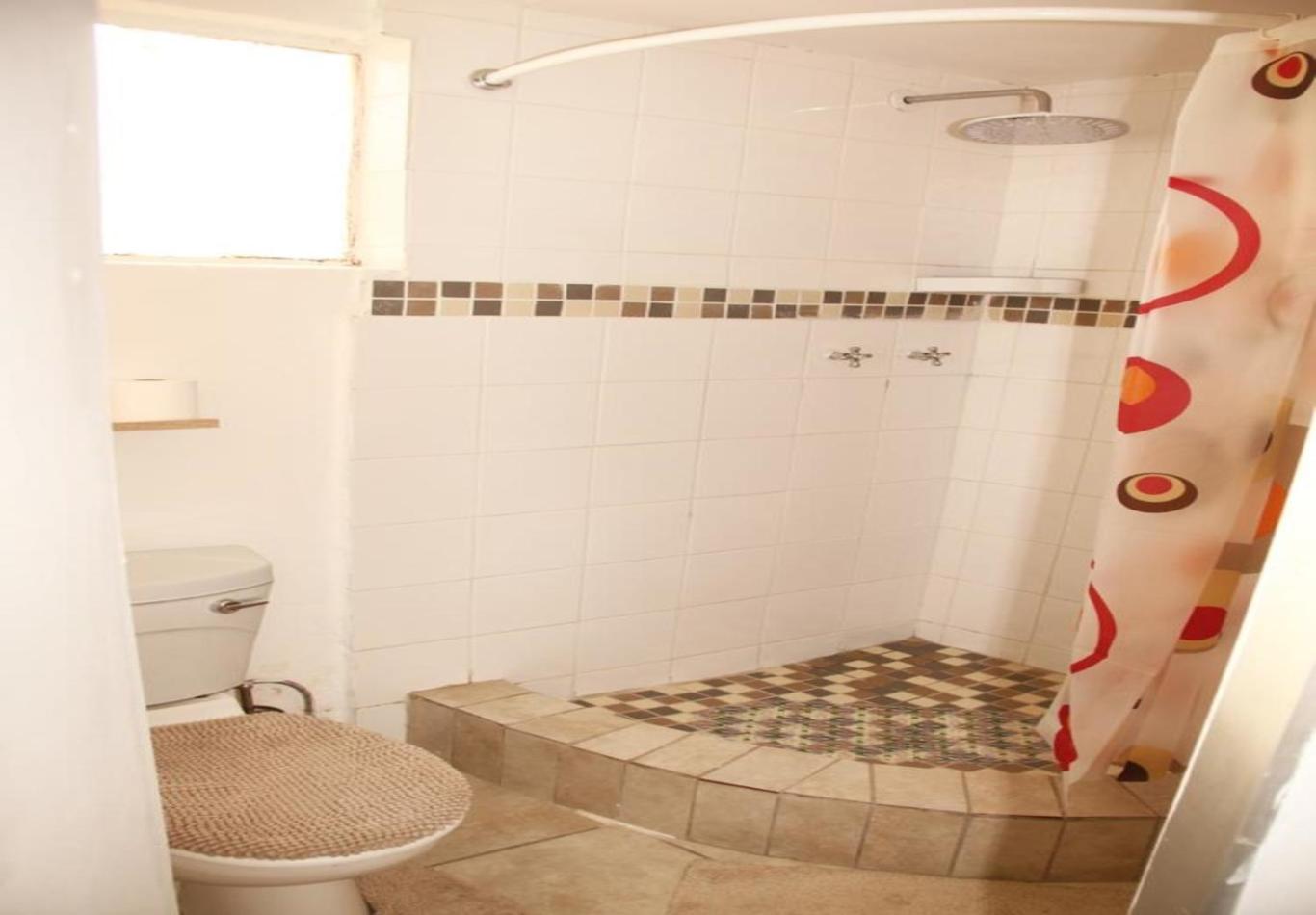 Peaceful 1,5 Bedroom Flat in Germiston with WI-FI view 4