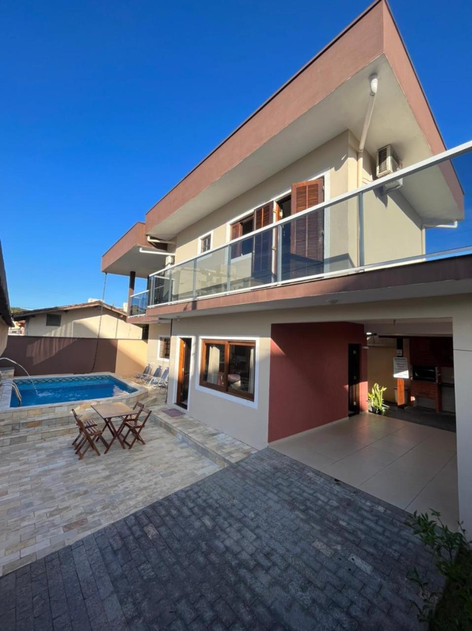 Casa Centro com Piscina