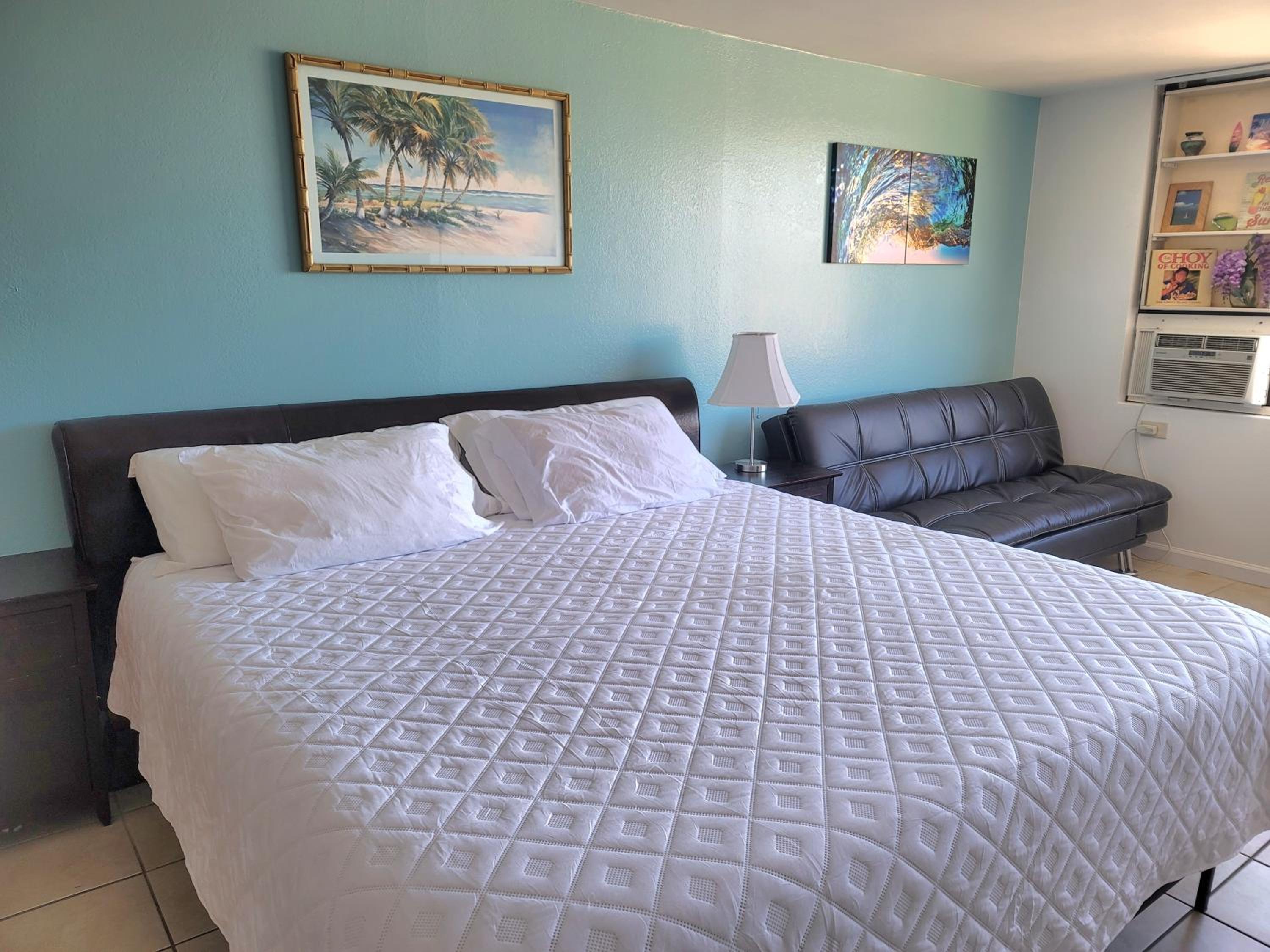 Waikiki Condo High Floor Views Beaches Convention Center