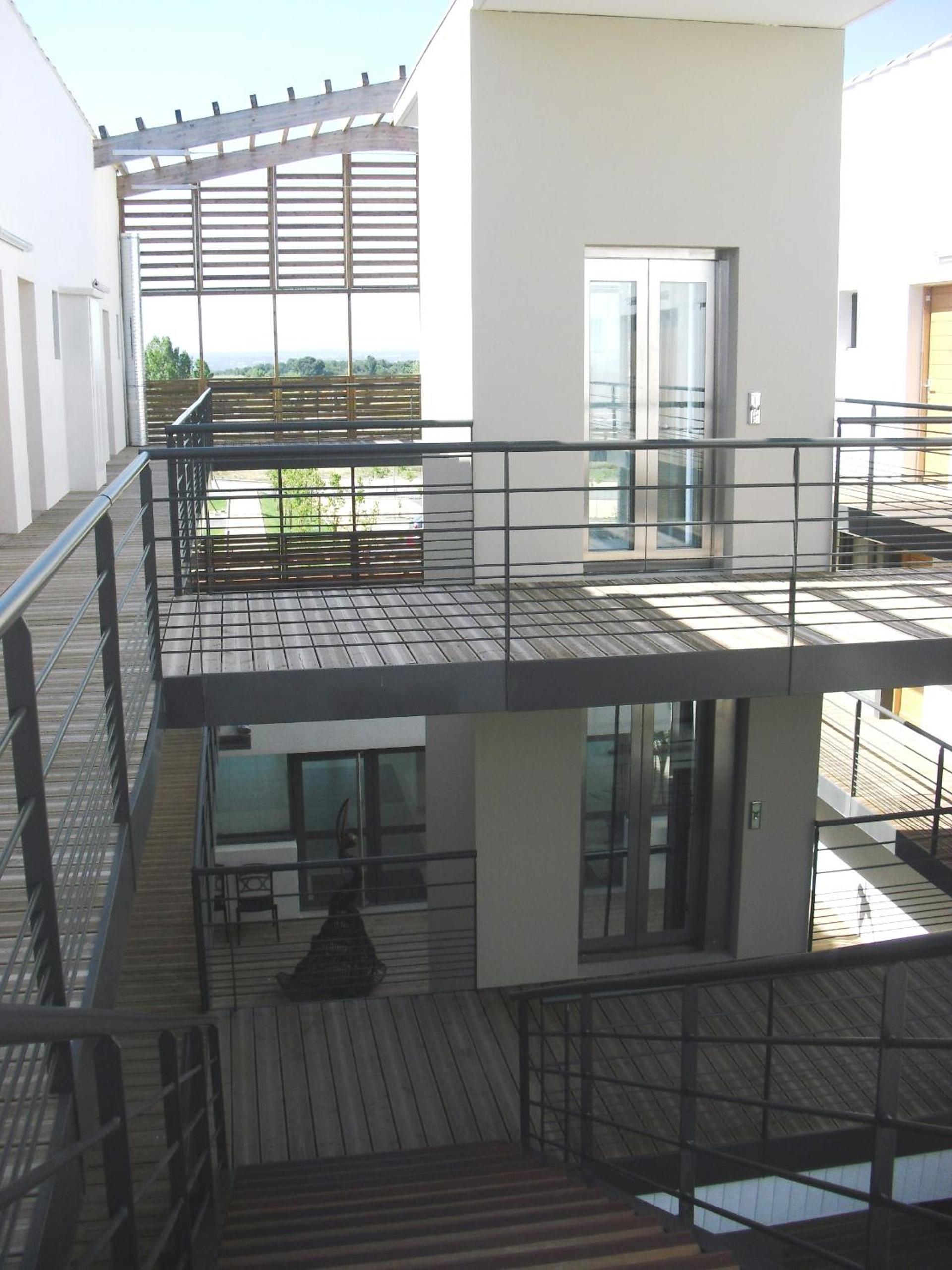 balcony