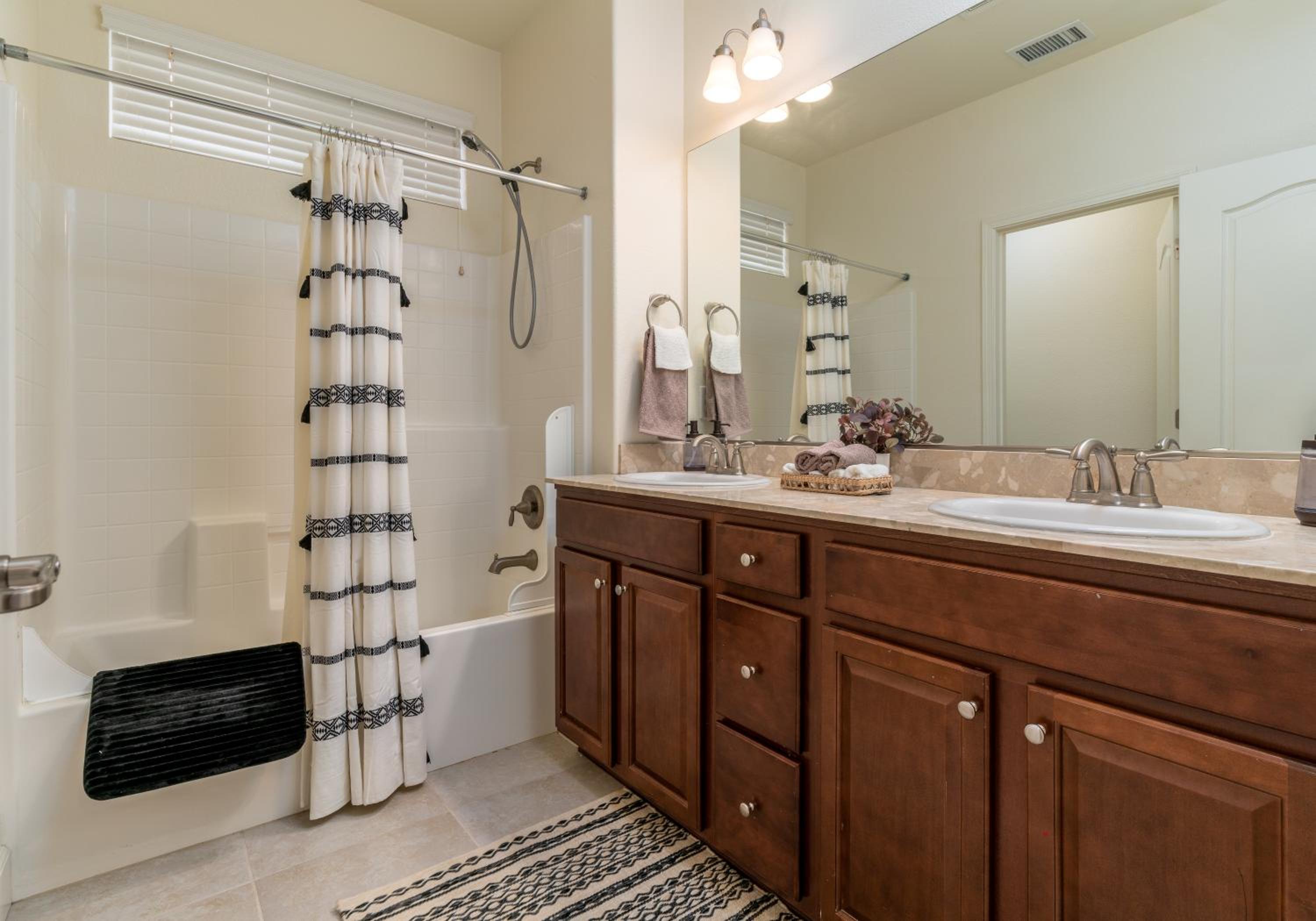 Dream Family Home in South Reno 4 bed 30 Min to Lake Tahoe - Property Image 47