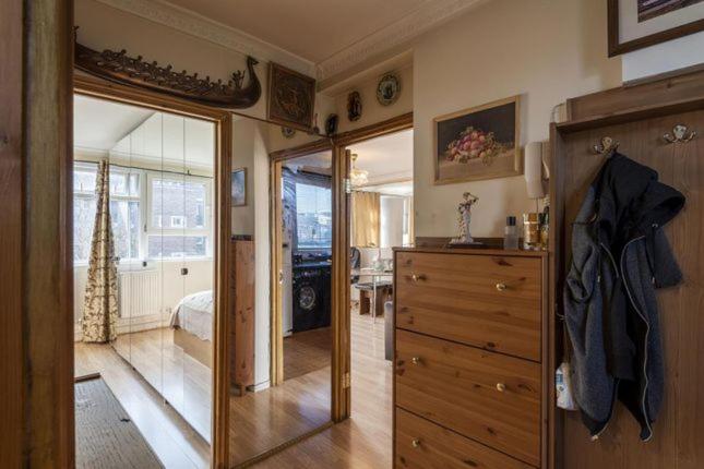 1 Bedroom Flat Close to City with Free Parking Arrangement