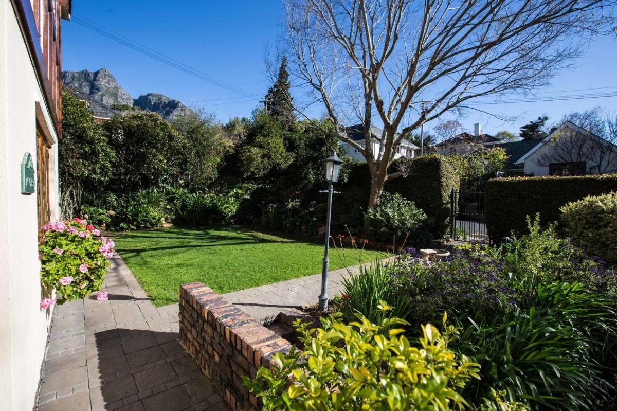 Knightsbury Guest House