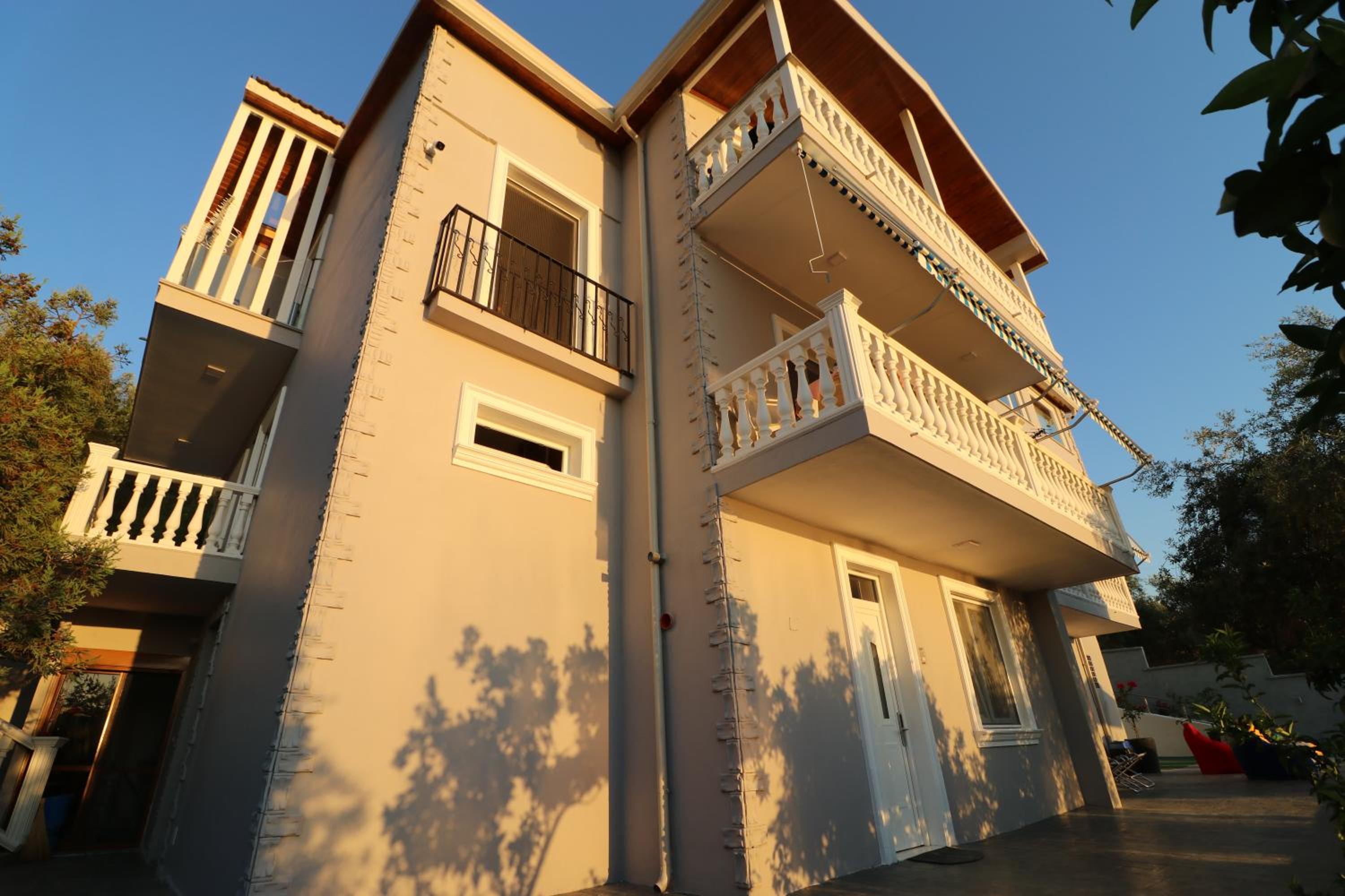 Vila ELARAD