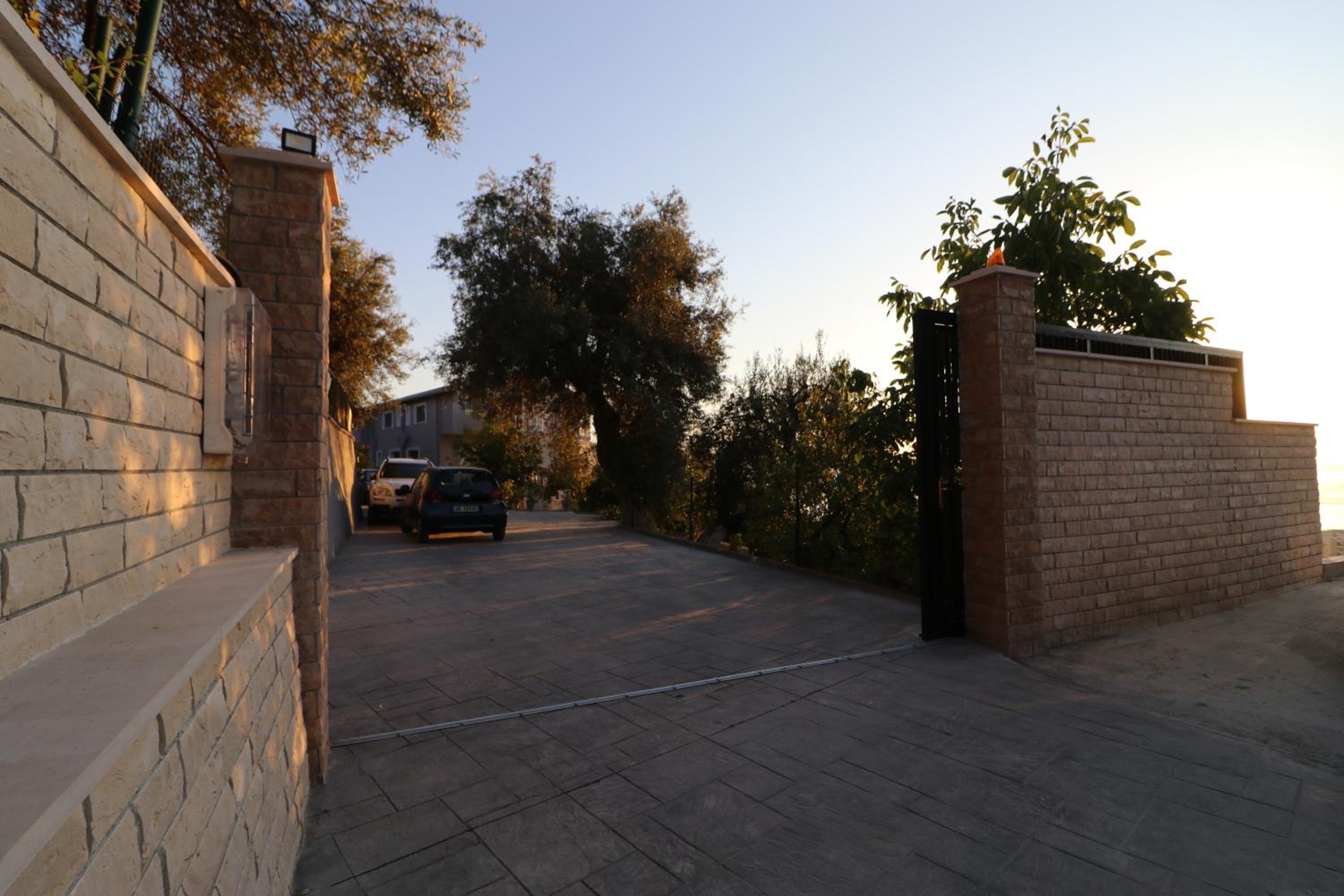 Vila ELARAD