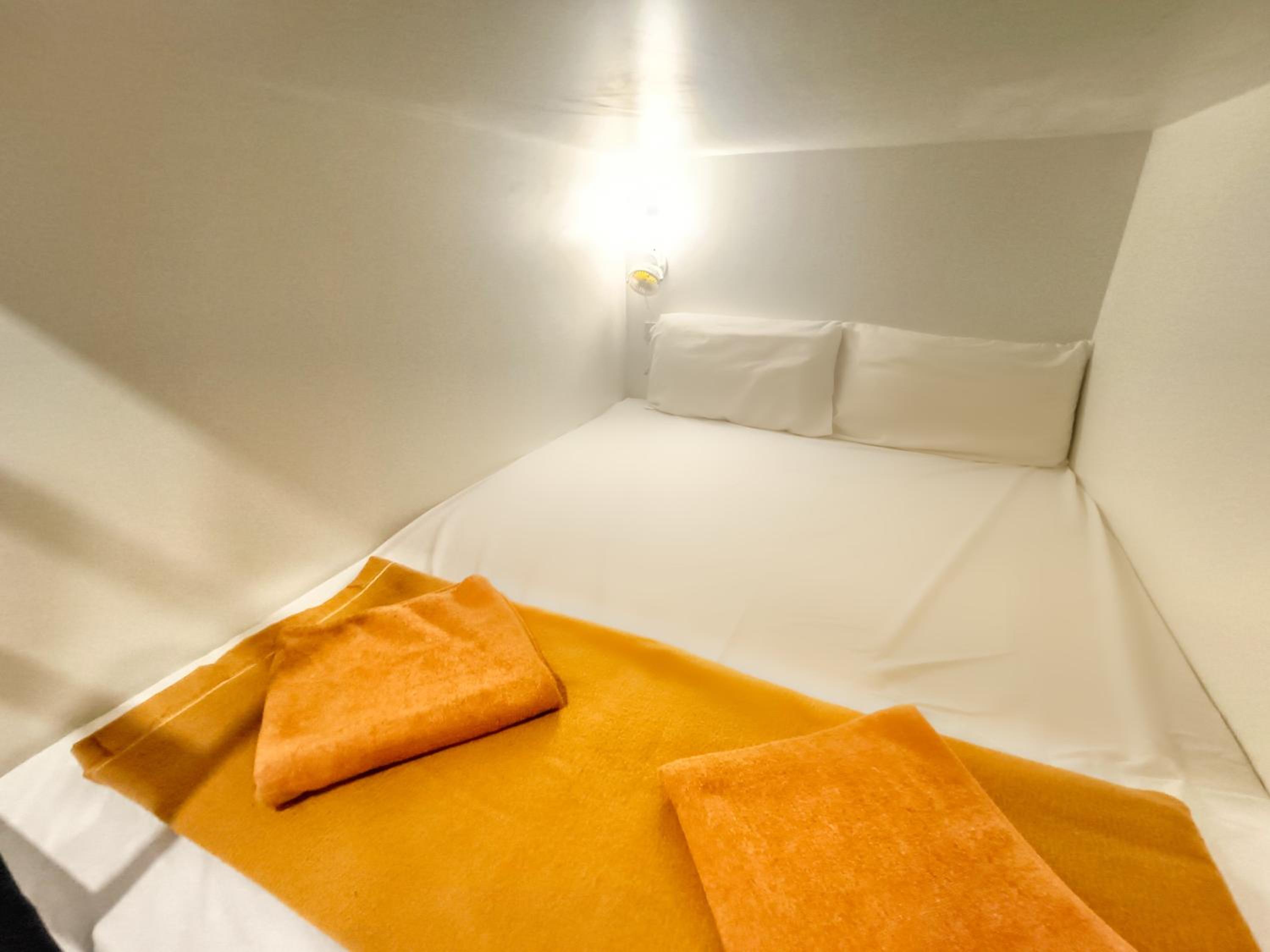 Jomtien Beach Hostel - Soi 7 Prime Spot - 200m to Beach next to Food Market