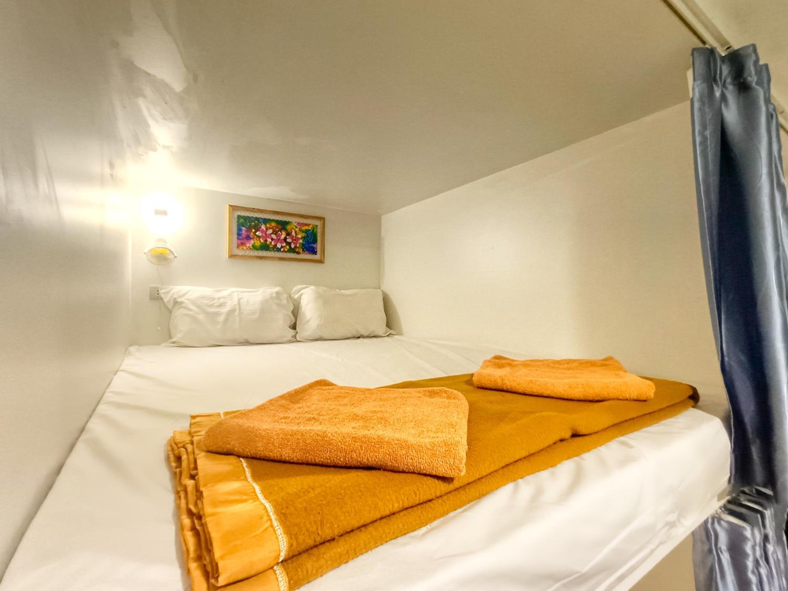 Jomtien Beach Hostel - Soi 7 Prime Spot - 200m to Beach next to Food Market