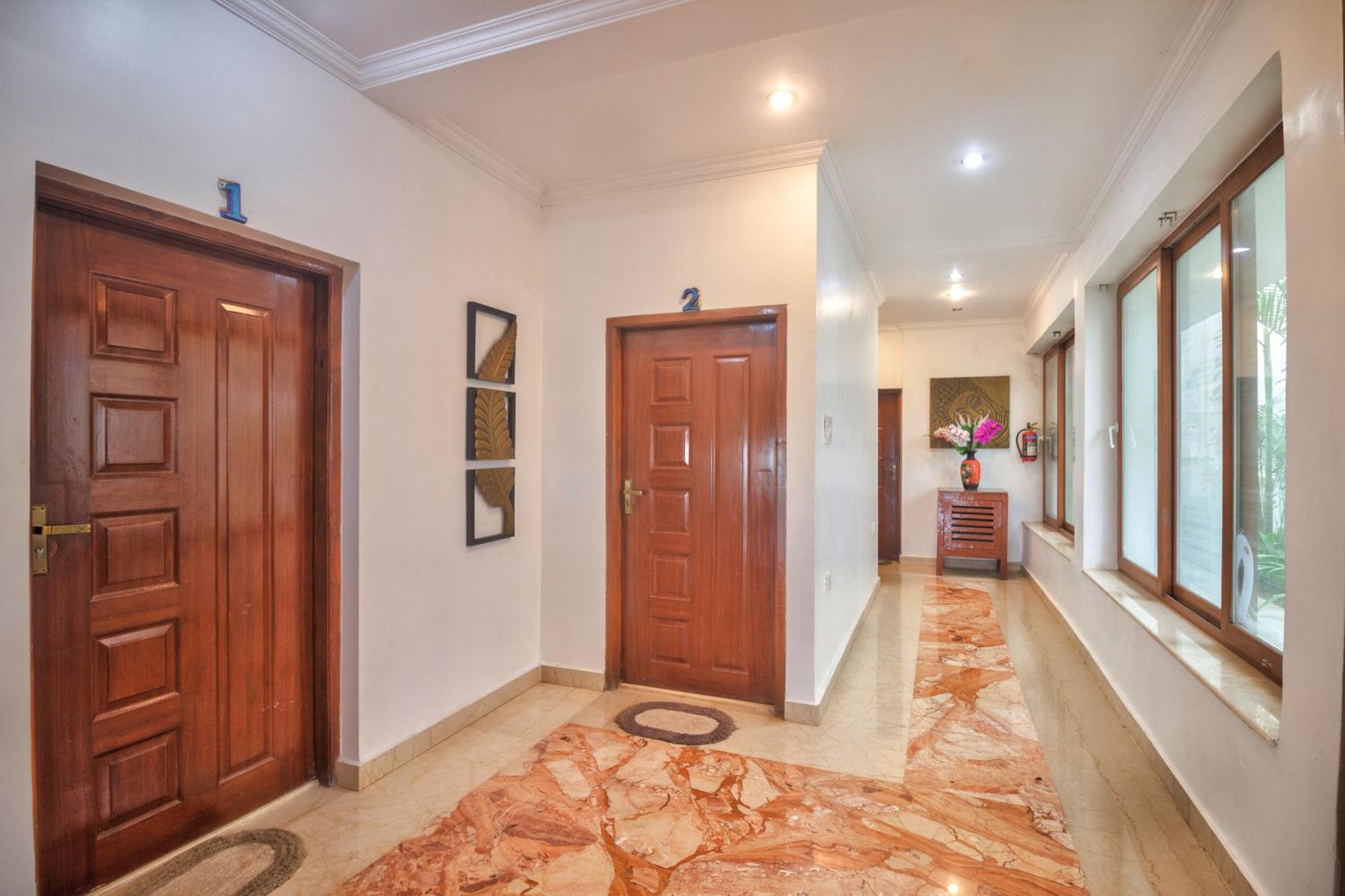Lobby & Reception