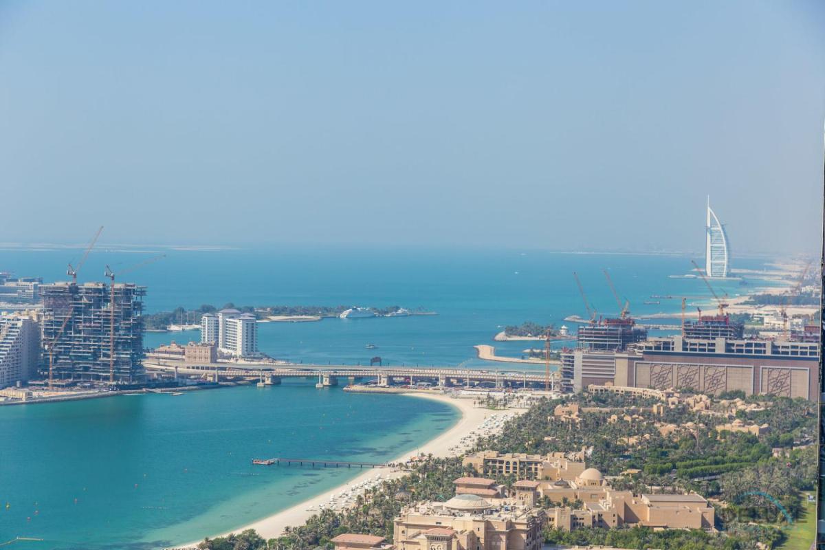 Refined 1BR at Cayan Tower Dubai Marina by Deluxe Holiday Homes