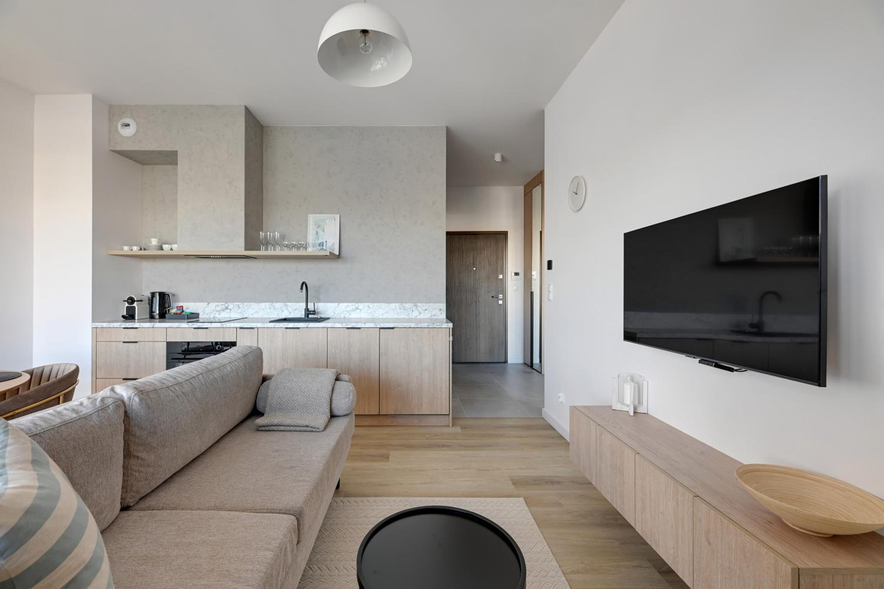 Sol Marina - Pool, SPA, Wellness, Riverview & Parking by Downtown Apartments