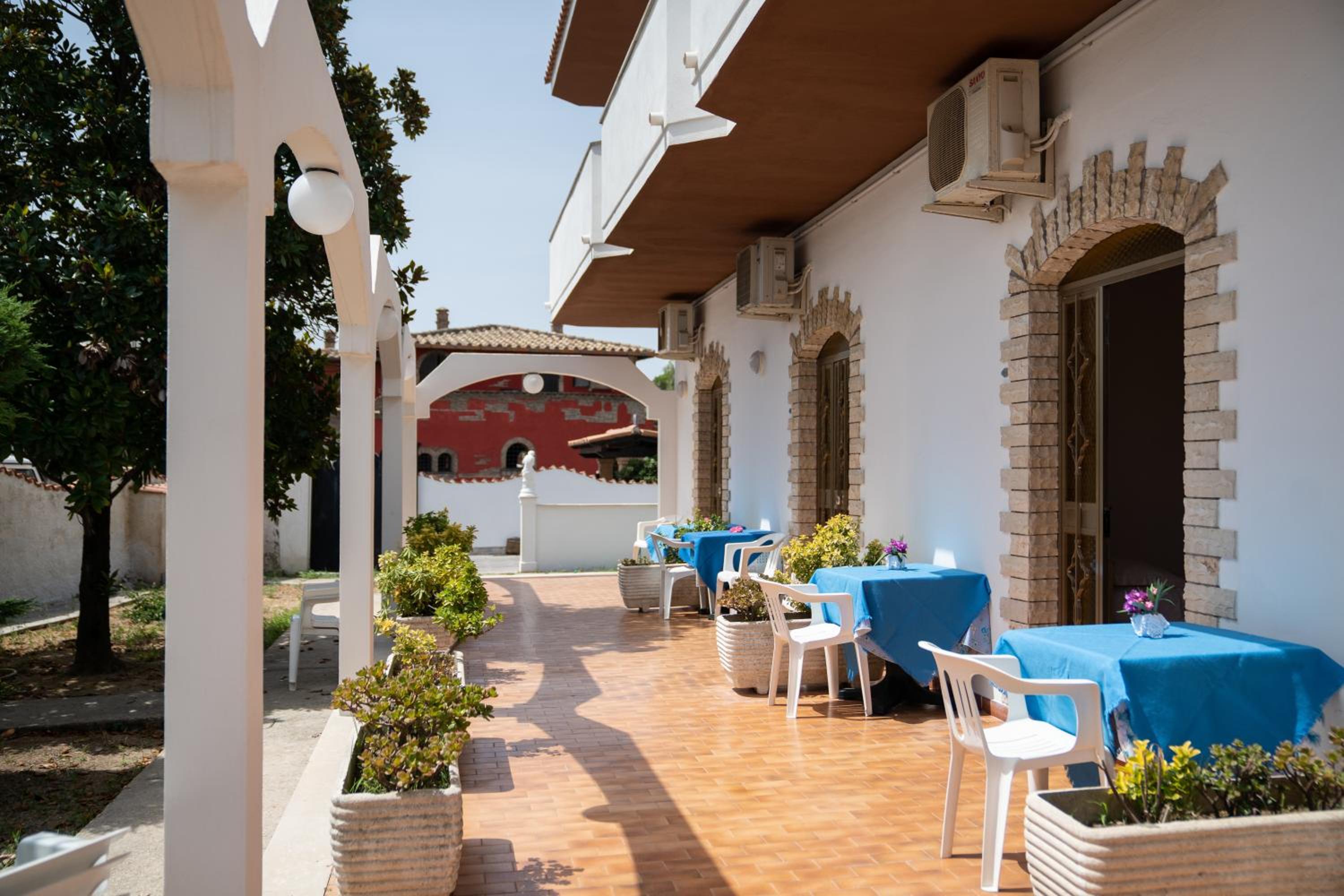 restaurant