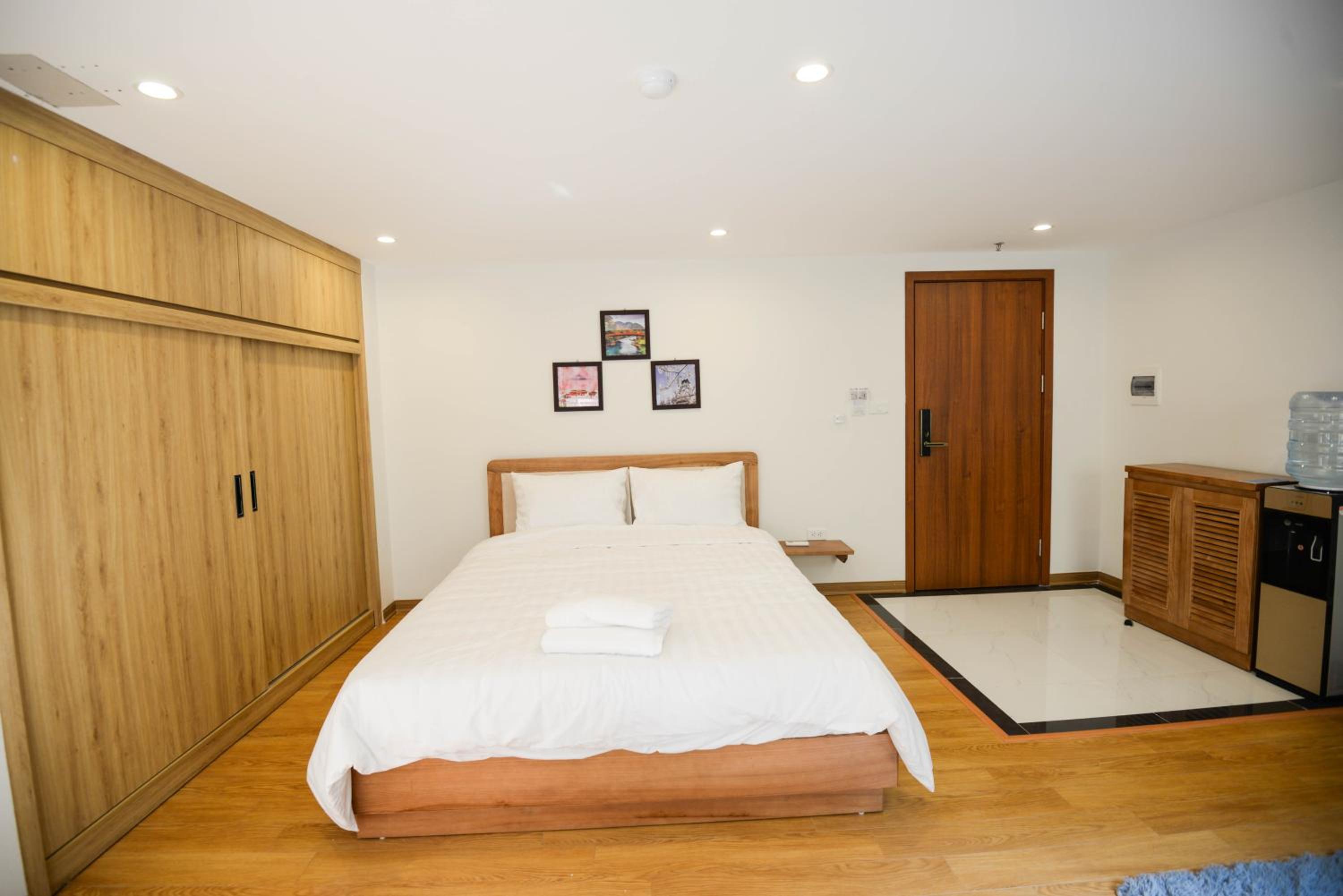 Sunny Home Apartment in Linh Lang Street