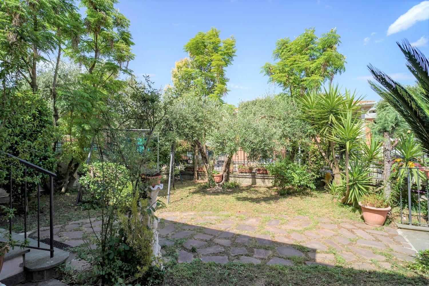 VILLINO CON GIARDINO- Animal Friendly view 4