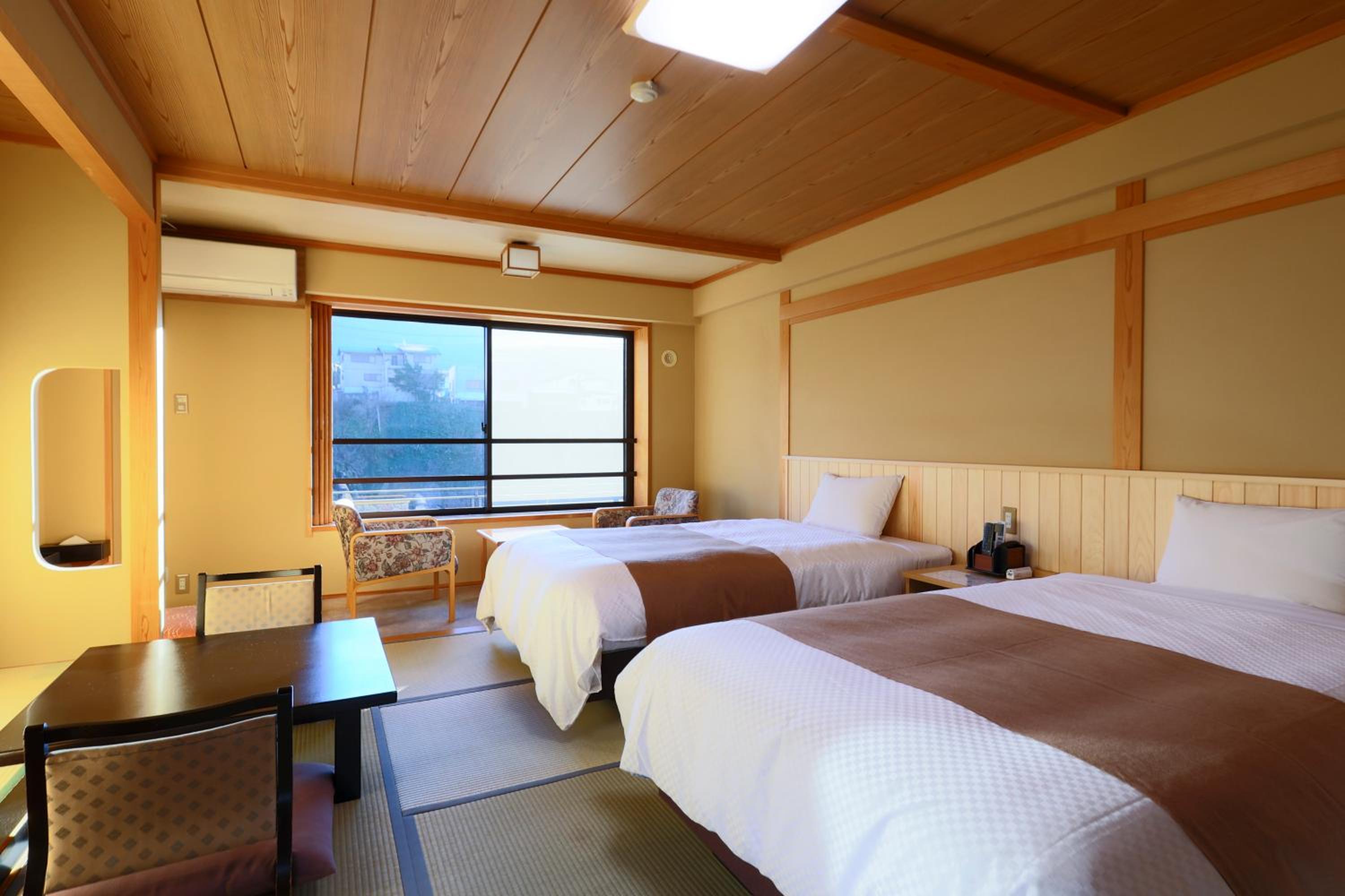 Shibu Hotel