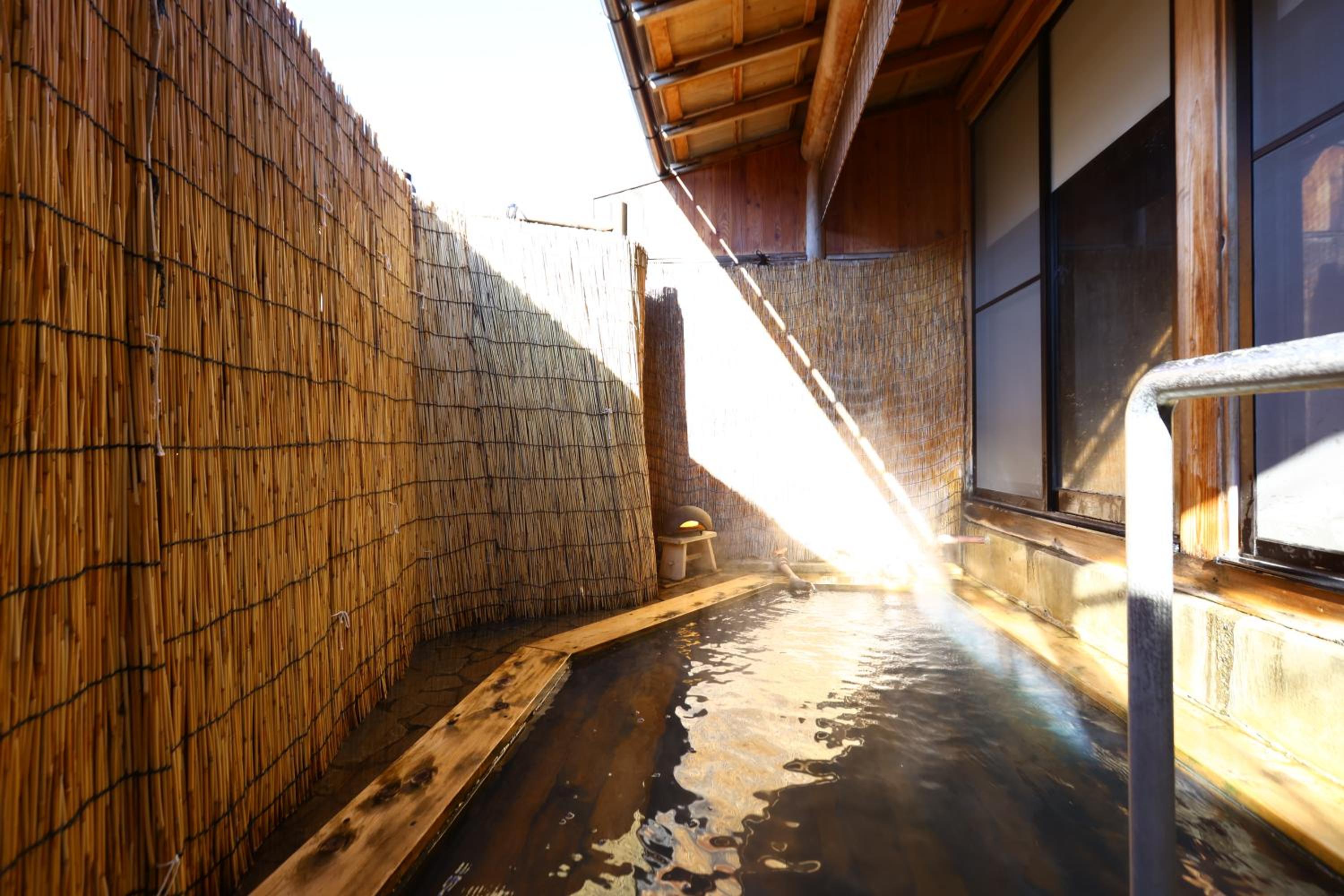 Shibu Hotel
