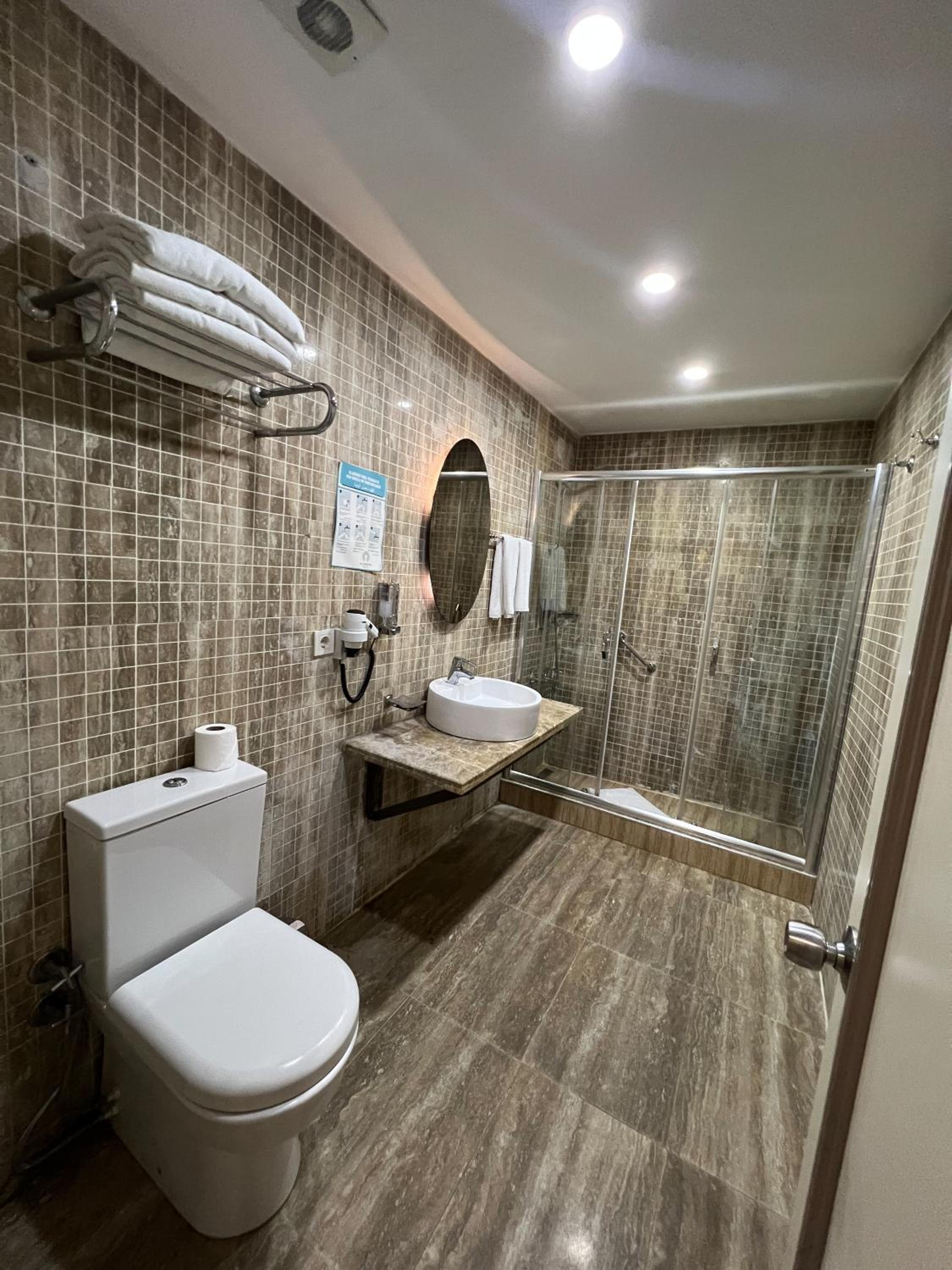 All Seasons Hotel - Image 36