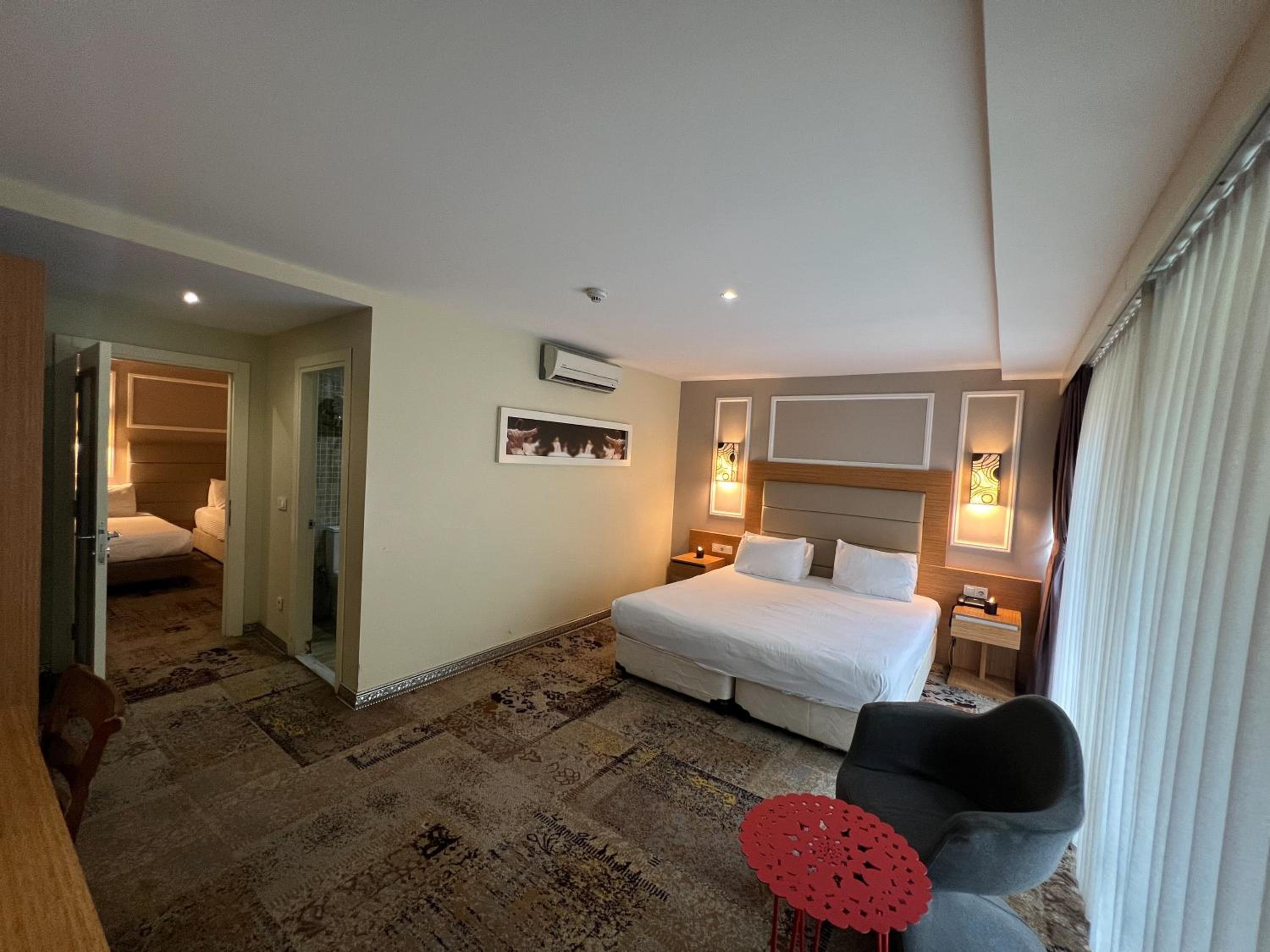 All Seasons Hotel - Image 95