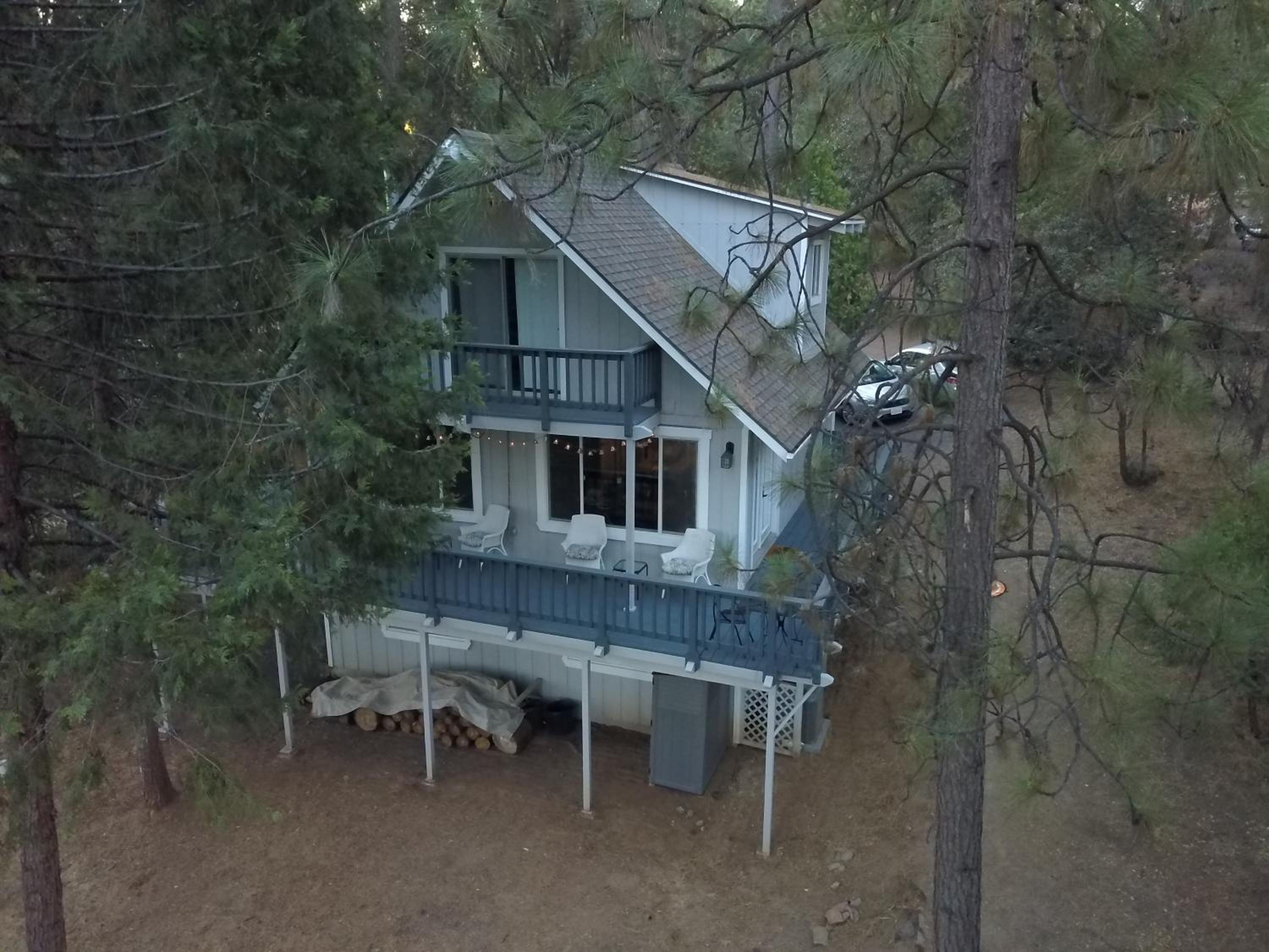 Breckenridge Chalet near Yosemite. Dog friendly!