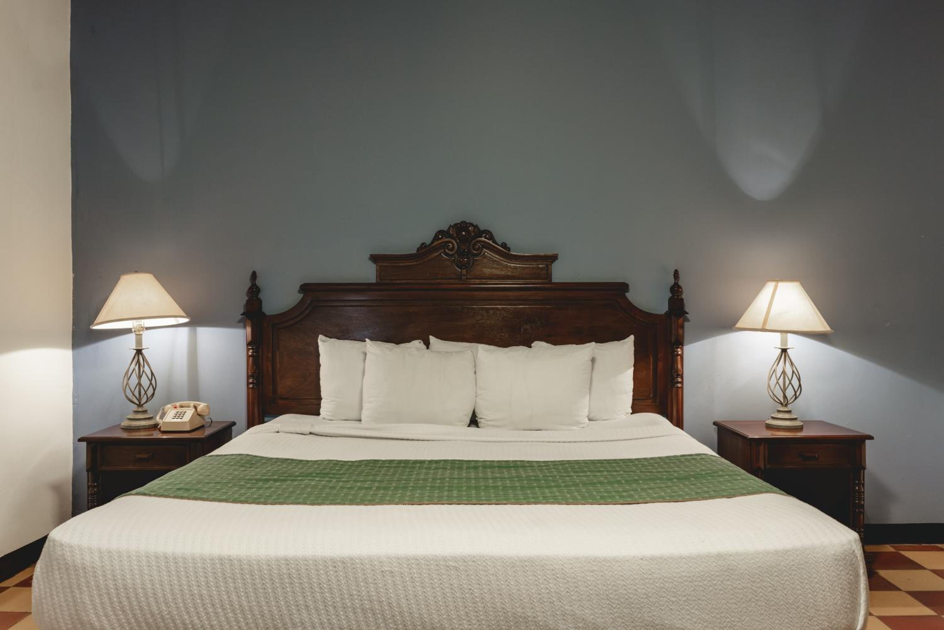 Granada Vacations - Hotel  Restaurante La Gran Francia - Property Image 1