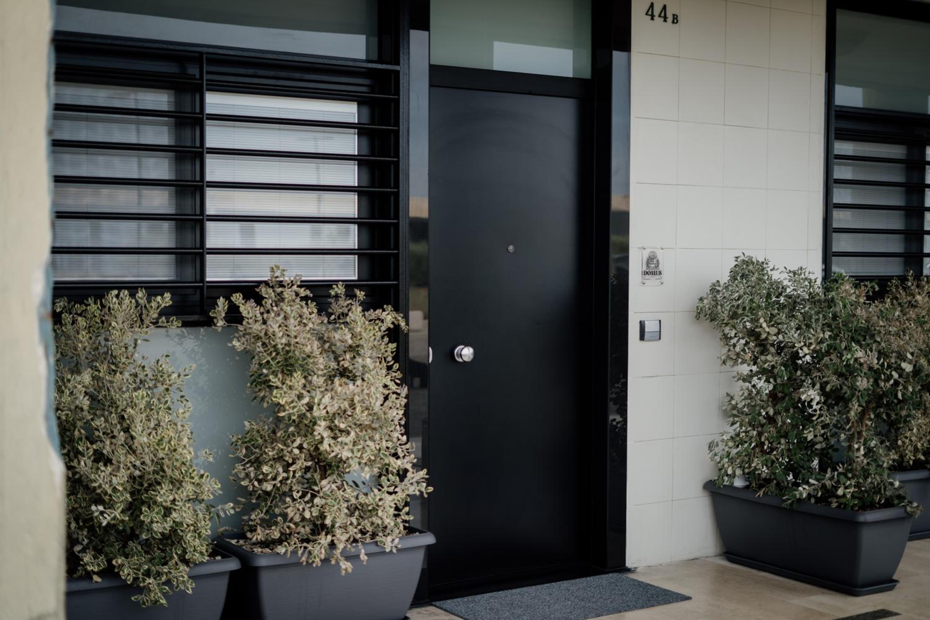 DOMUS RESIDENCE - LUCREZIO - view 2