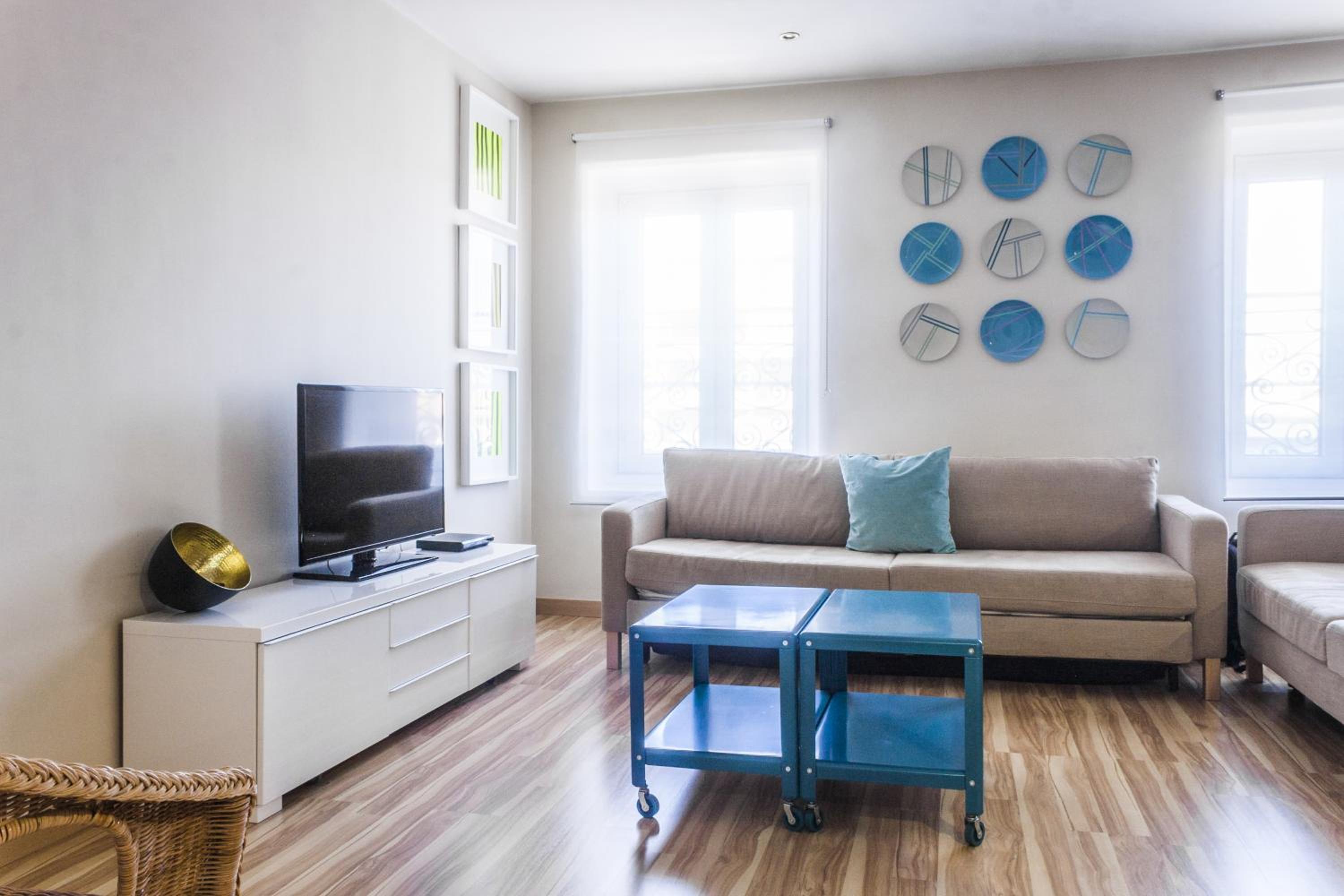 Mola Suites