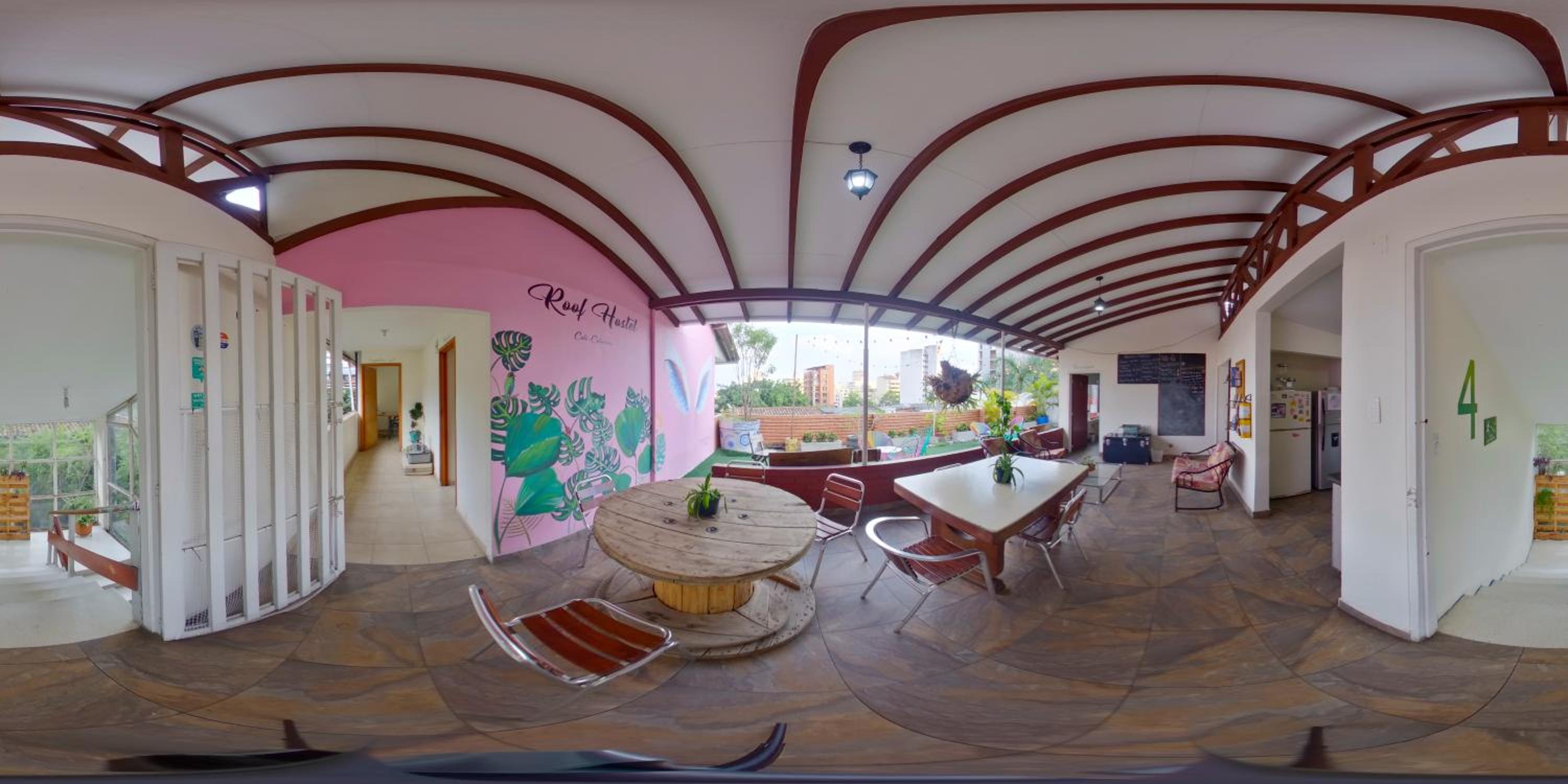 Roof Hostel en Cali — dining