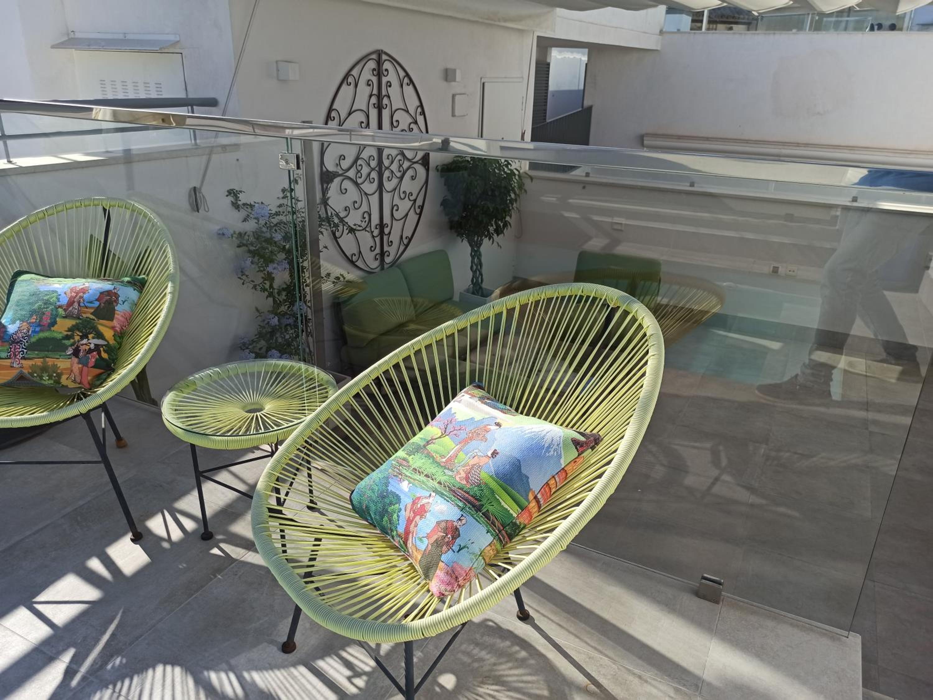 Luxury Penthouse with private pool Setas monument