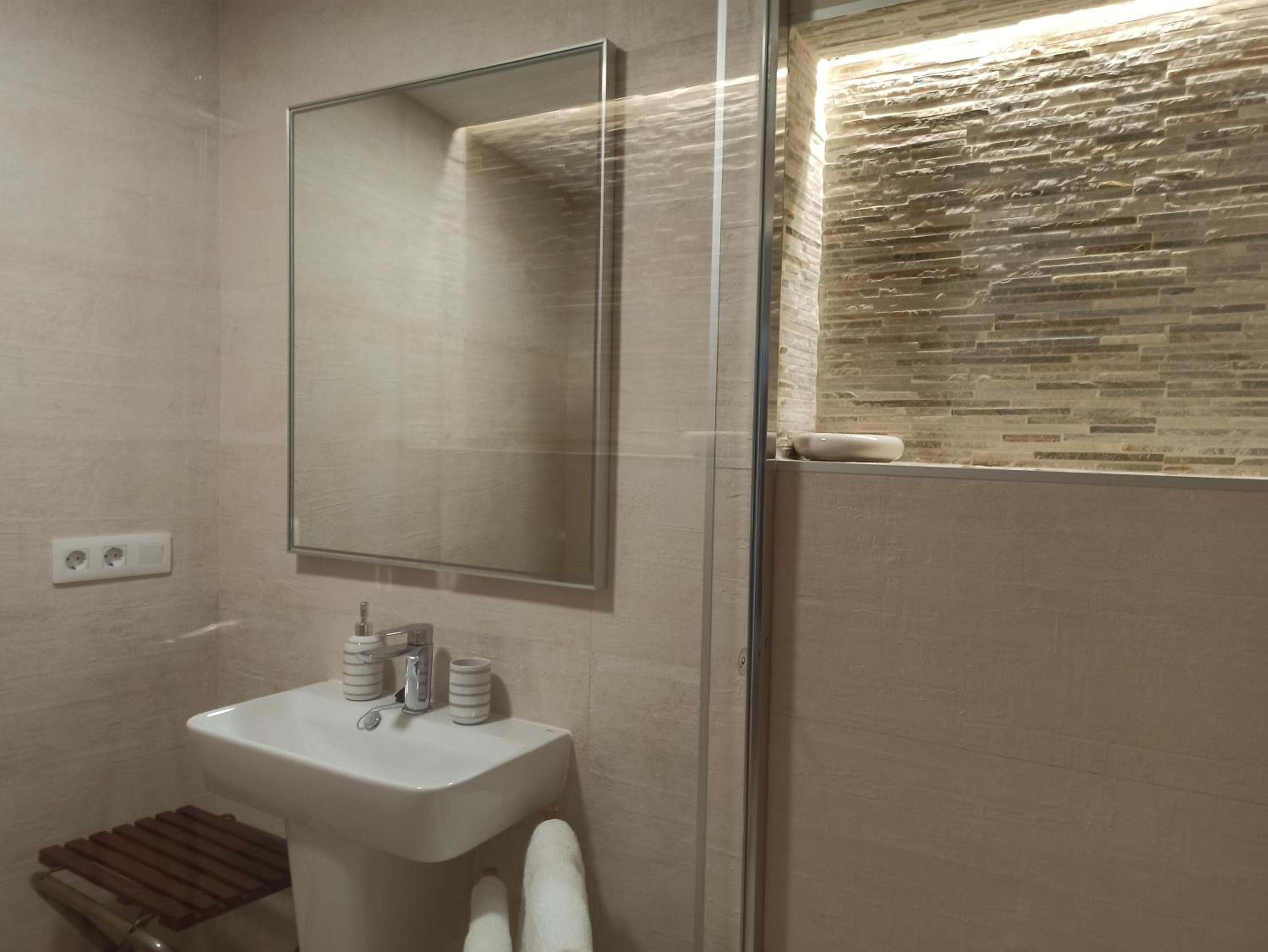 Luxury Penthouse with private pool Setas monument