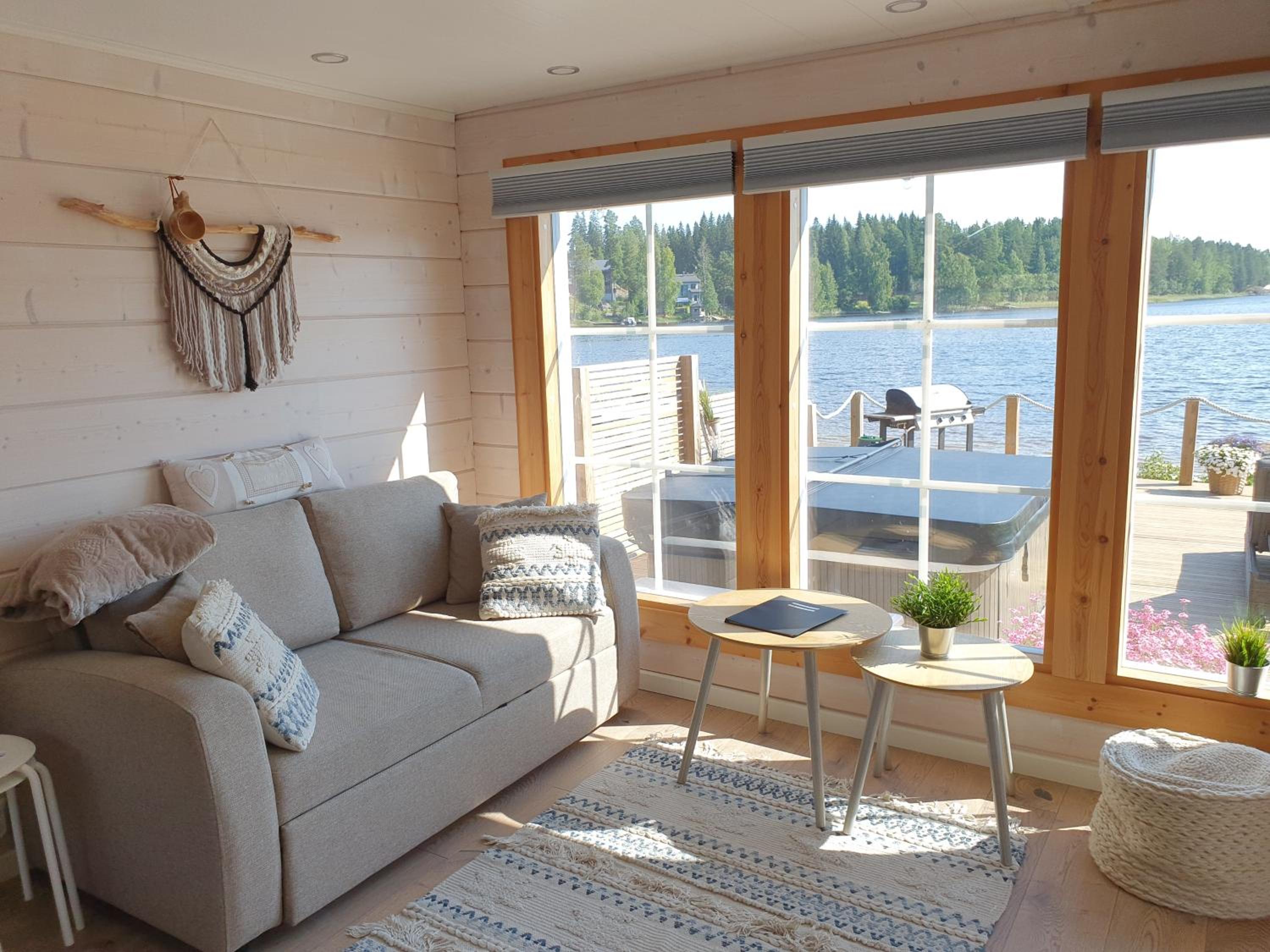 Stunning log cabin 45m2 on the shore of Kallavesi. view 5